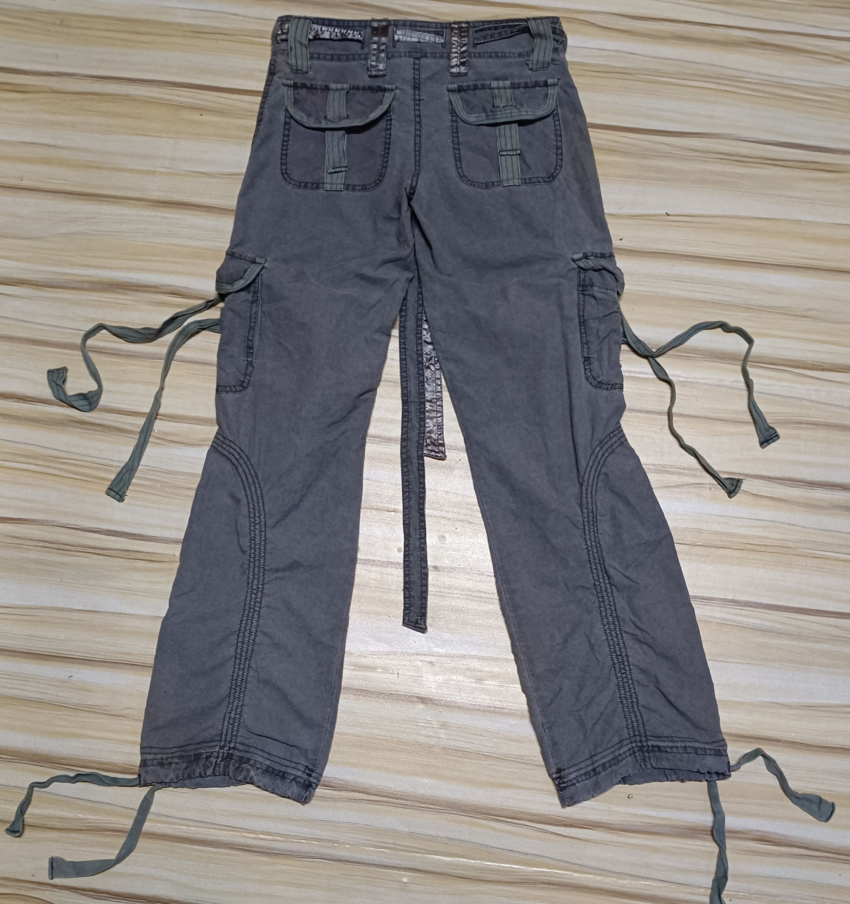 14th Addiction × If Six Was Nine × Le Grande Bleu (L.G.B.) Japanese Y2K Distressed Flare Cargo Pants Size US 29 - 7 Thumbnail