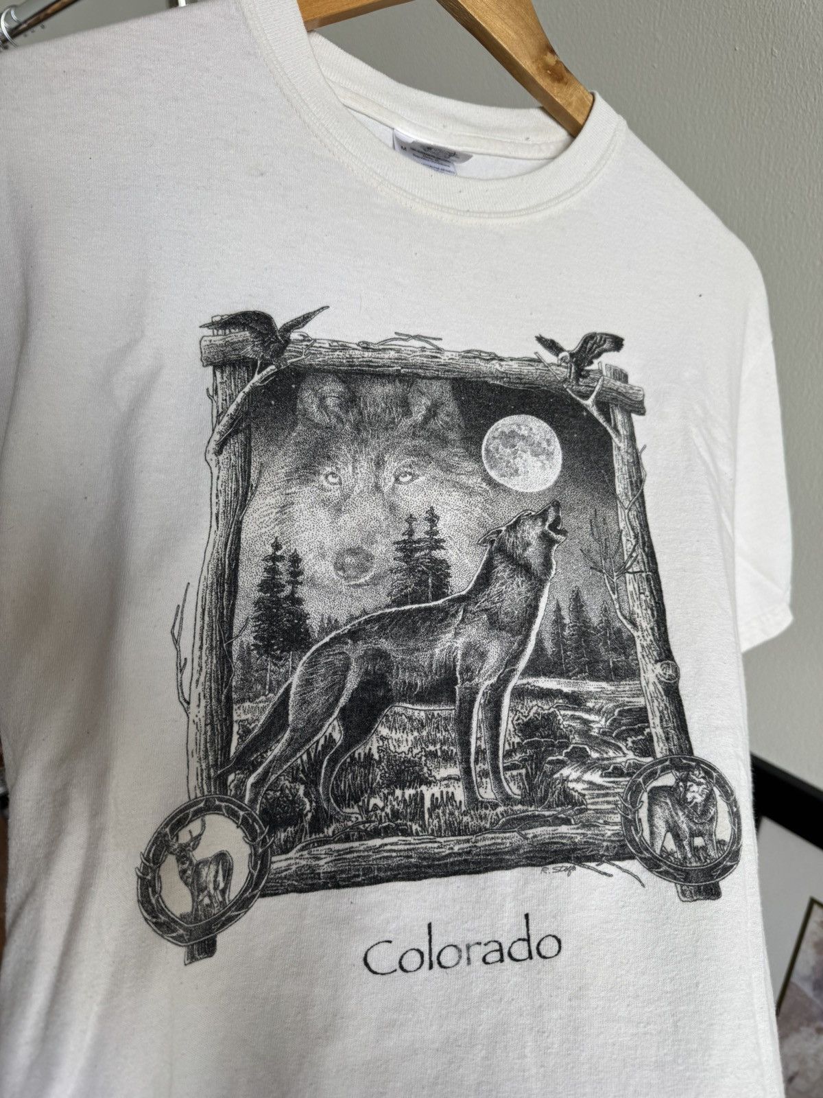 Gildan Colorado Wolf Tee Size US M / EU 48-50 / 2 - 1 Thumbnail