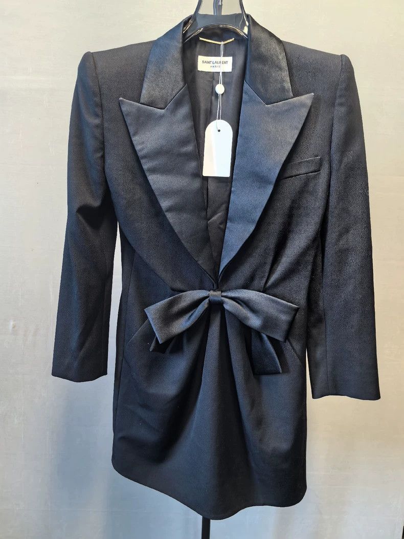 Yves Saint Laurent Saint Laurent Black Fashion Suit 2502-Nextarrow Size XXS / US 00 / IT 34 - 1 Thumbnail
