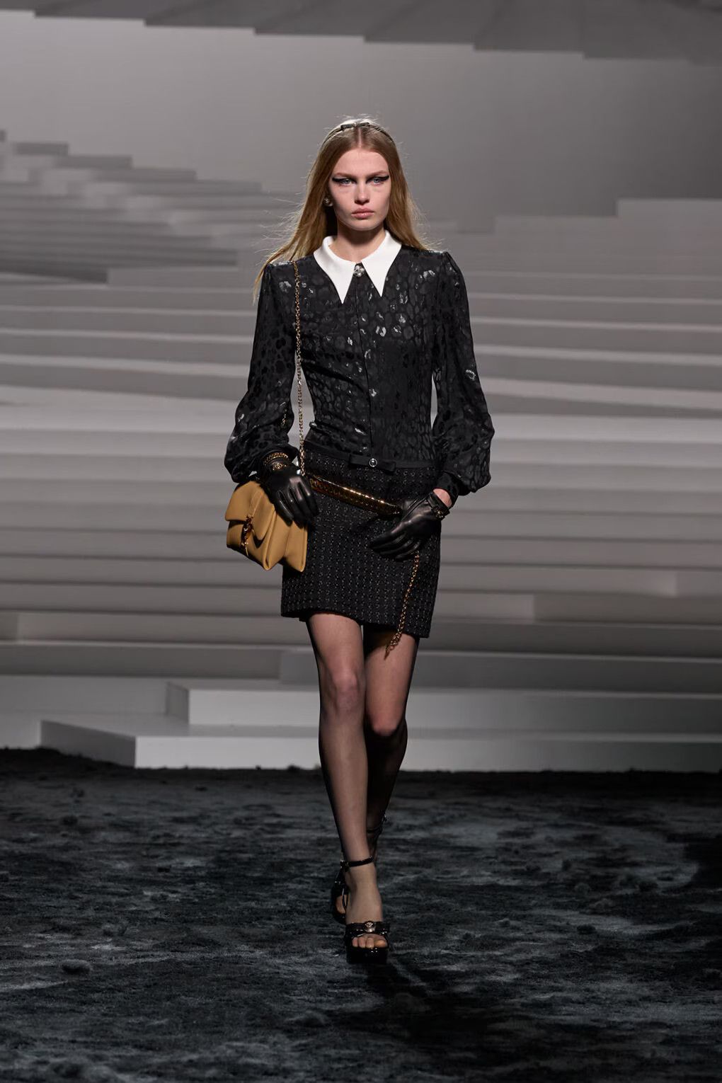 Versace $3225 new VERSACE rare runway metal chain BELT medusa gold Size ONE SIZE - 6 Thumbnail