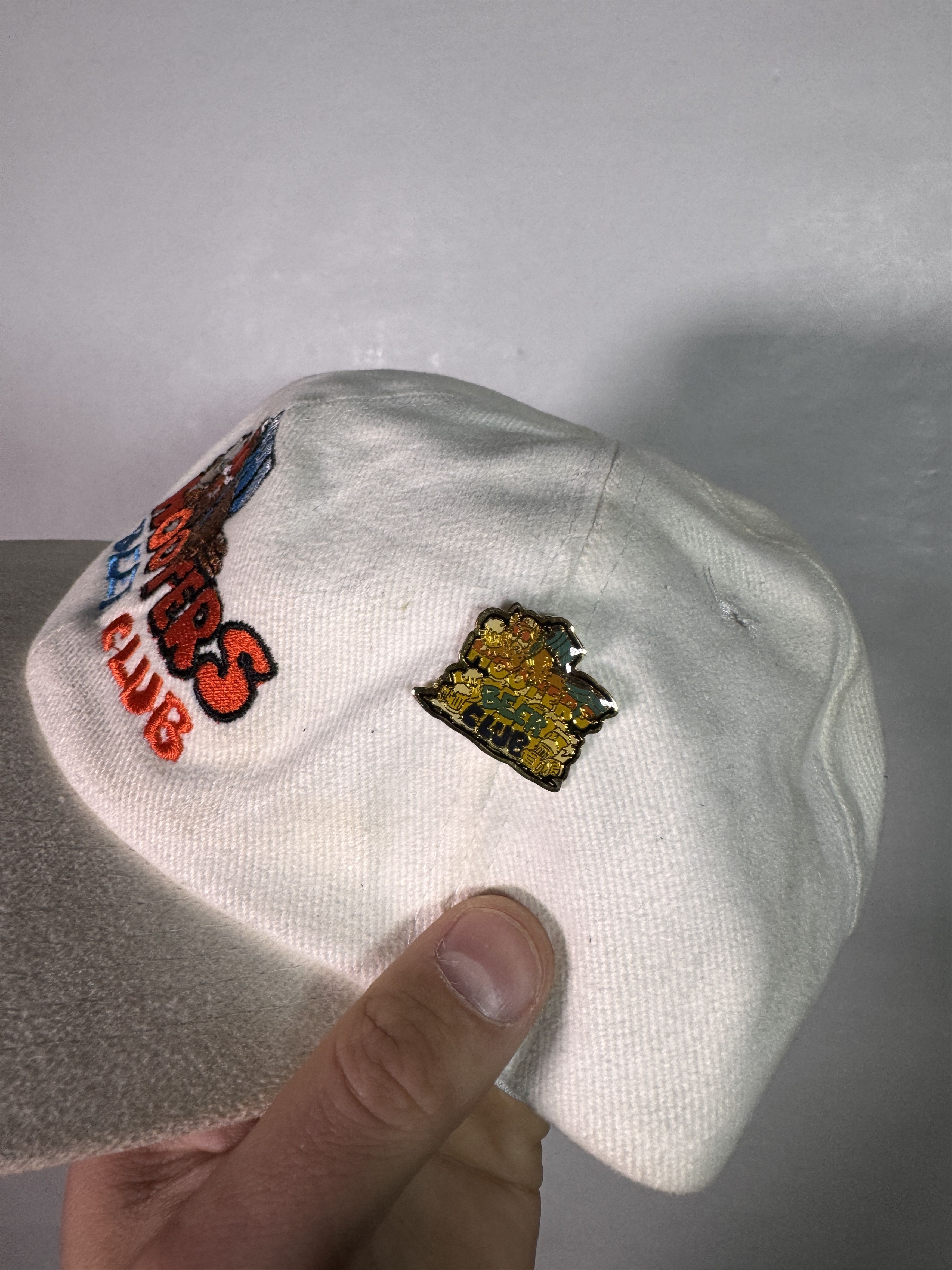 Vintage Vintage 90s Hooters Beer Club Cap + Enamel Pin Size ONE SIZE - 3 Thumbnail