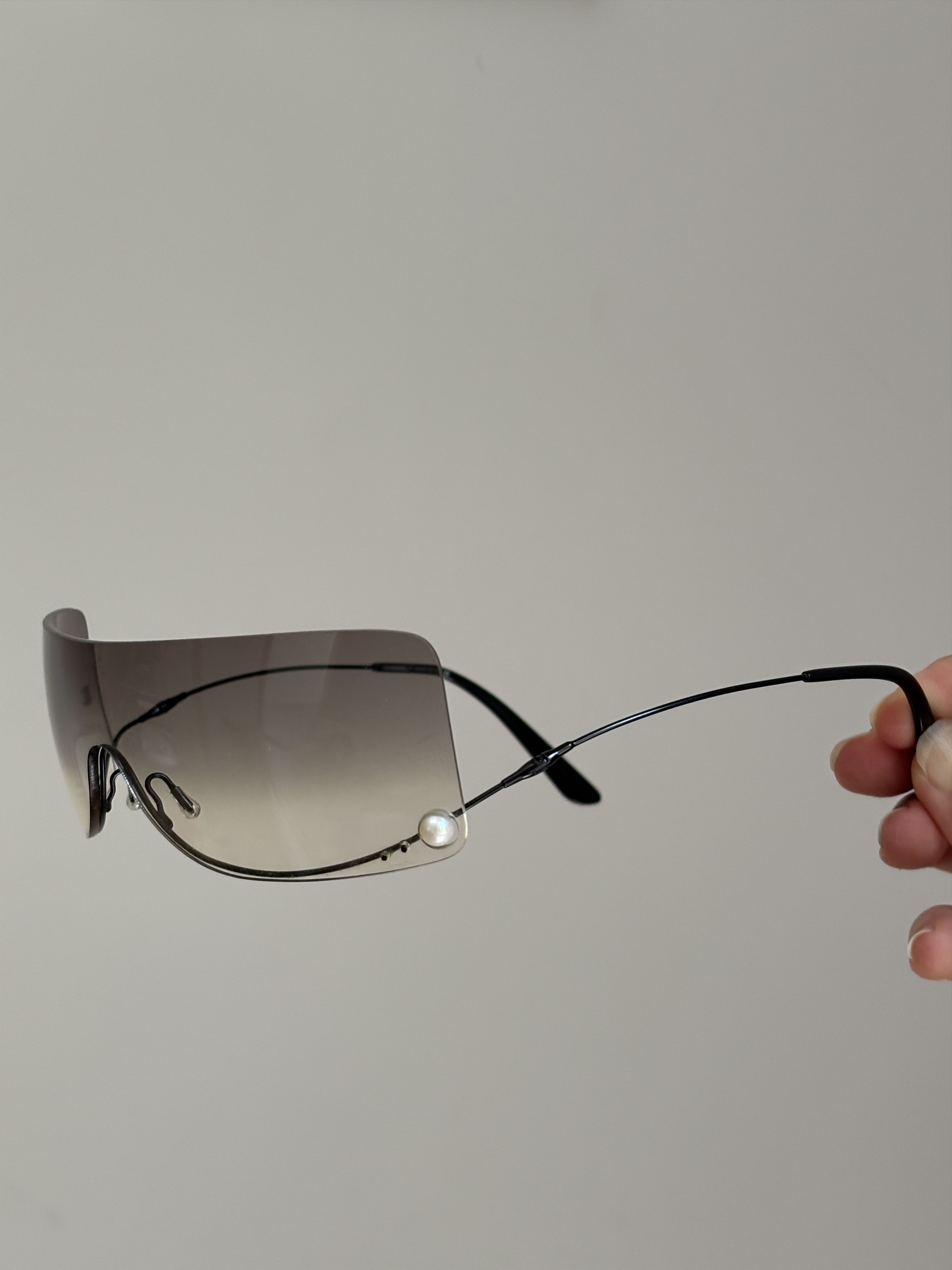 Chanel Chanel Sunglasses 4077-H CC Rhinestone Rimless 4017 Vintage Size ONE SIZE - 1 Thumbnail