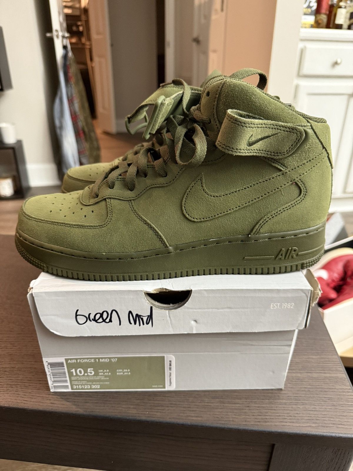 2017 Nike Air Force One mid Legion green