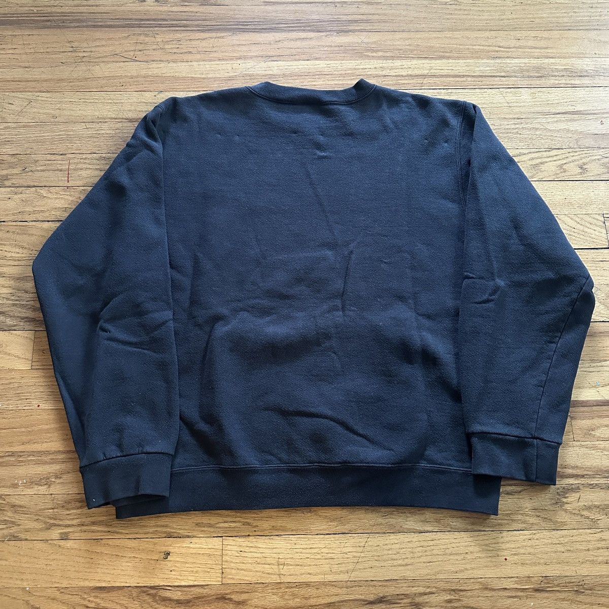 Nike Vintage 90s Nike Swoosh Faded Black Crewneck Sweatshirt Size US L / EU 52-54 / 3 - 4 Thumbnail