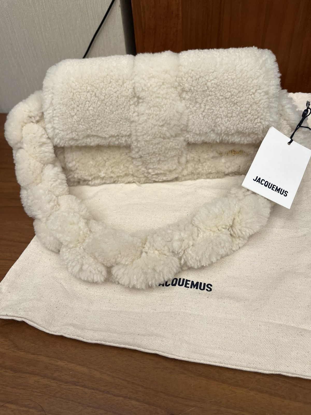 Jacquemus Authentic BRAND NEW JACQUEMUS LE BAMBIDOU SHEARLING FLAP BAG Size ONE SIZE - 2 Thumbnail