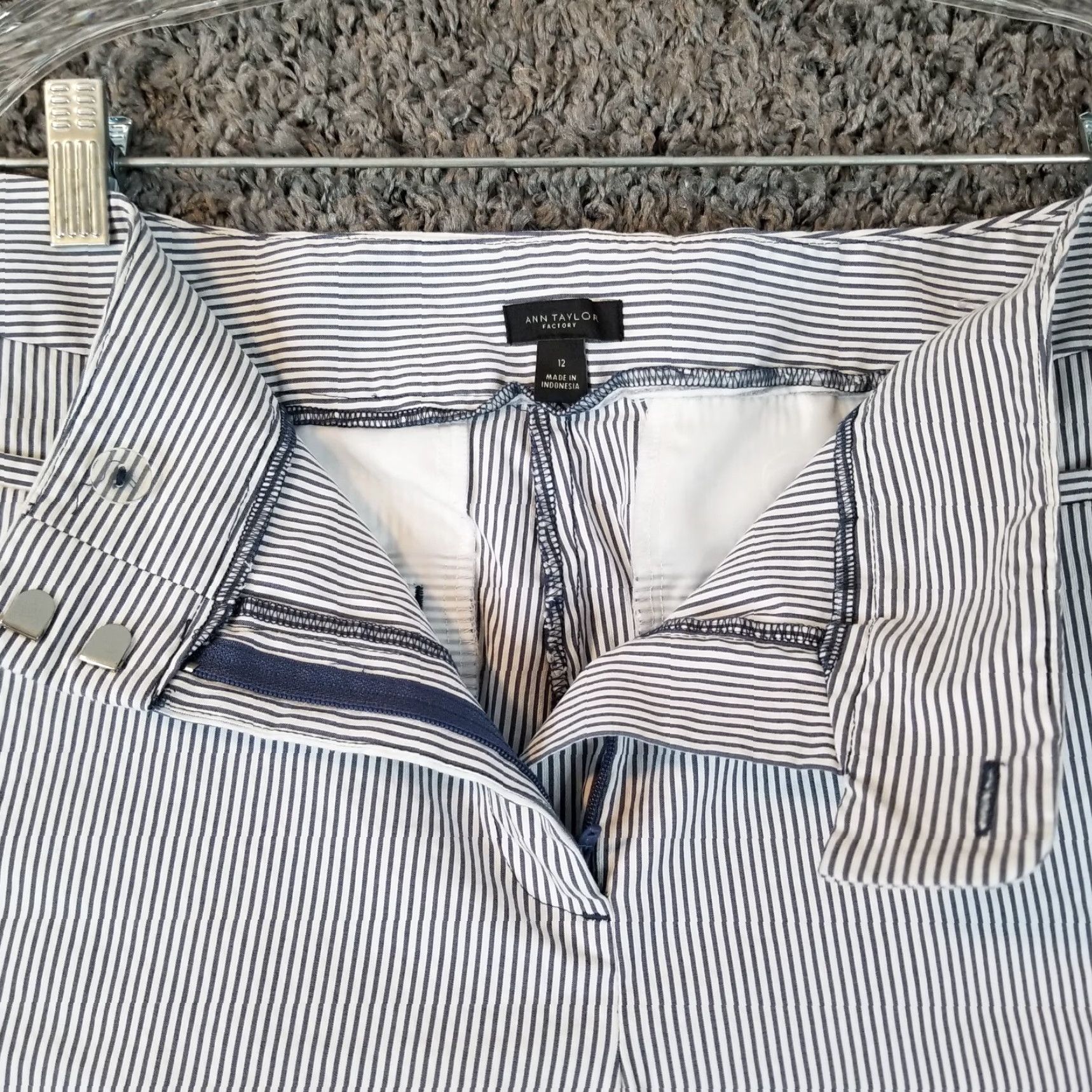 Ann Taylor Ann Taylor Pants Women Capri Straight Pockets Cotton Blend White Blue Striped 12 Regular Inseam 24" Size 34" / US 12 / IT 48 - 5 Thumbnail