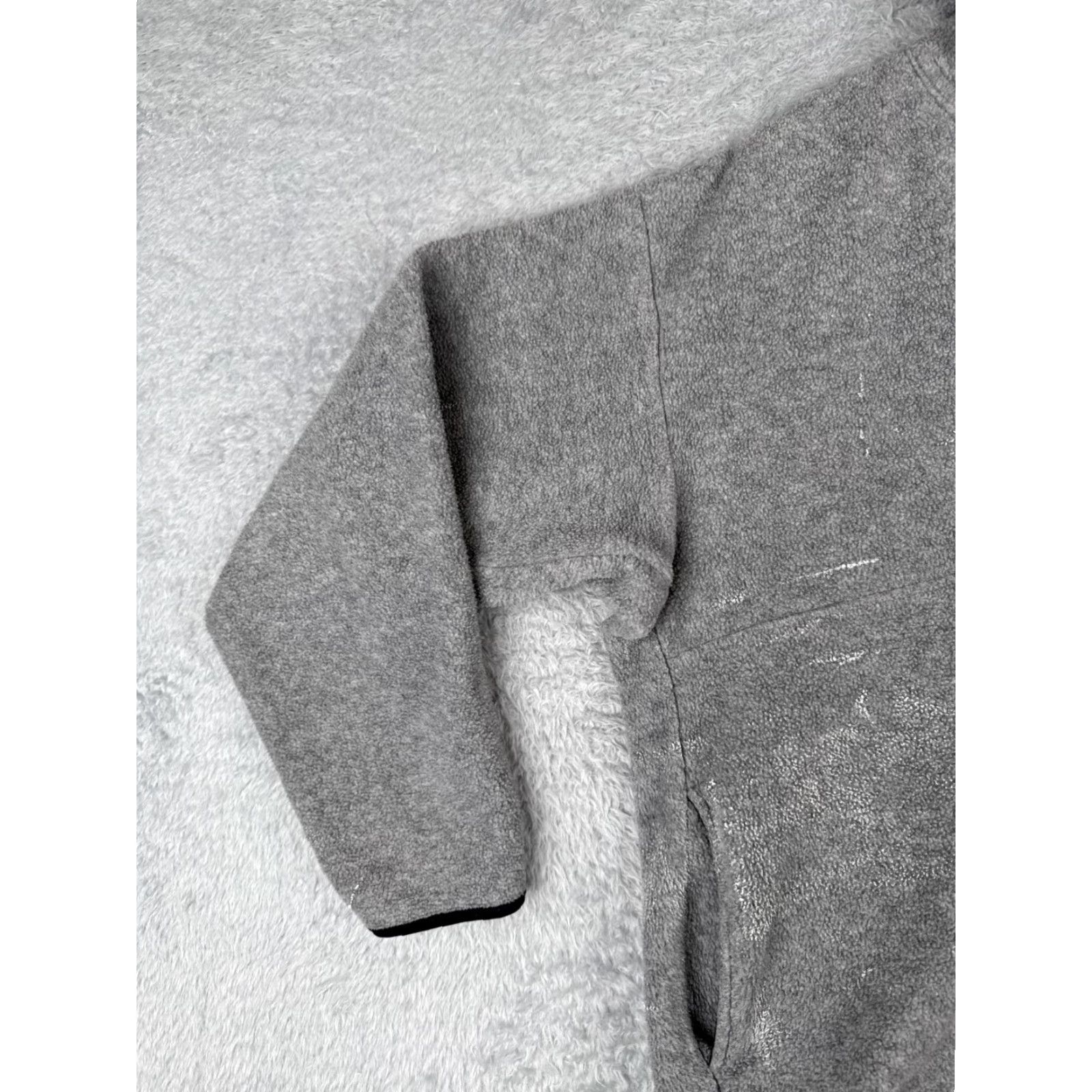 The North Face VINTAGE The North Face Sweater Mens Medium Gray Armadilla 1/2 Button Fleece Poly Size US M / EU 48-50 / 2 - 3 Thumbnail