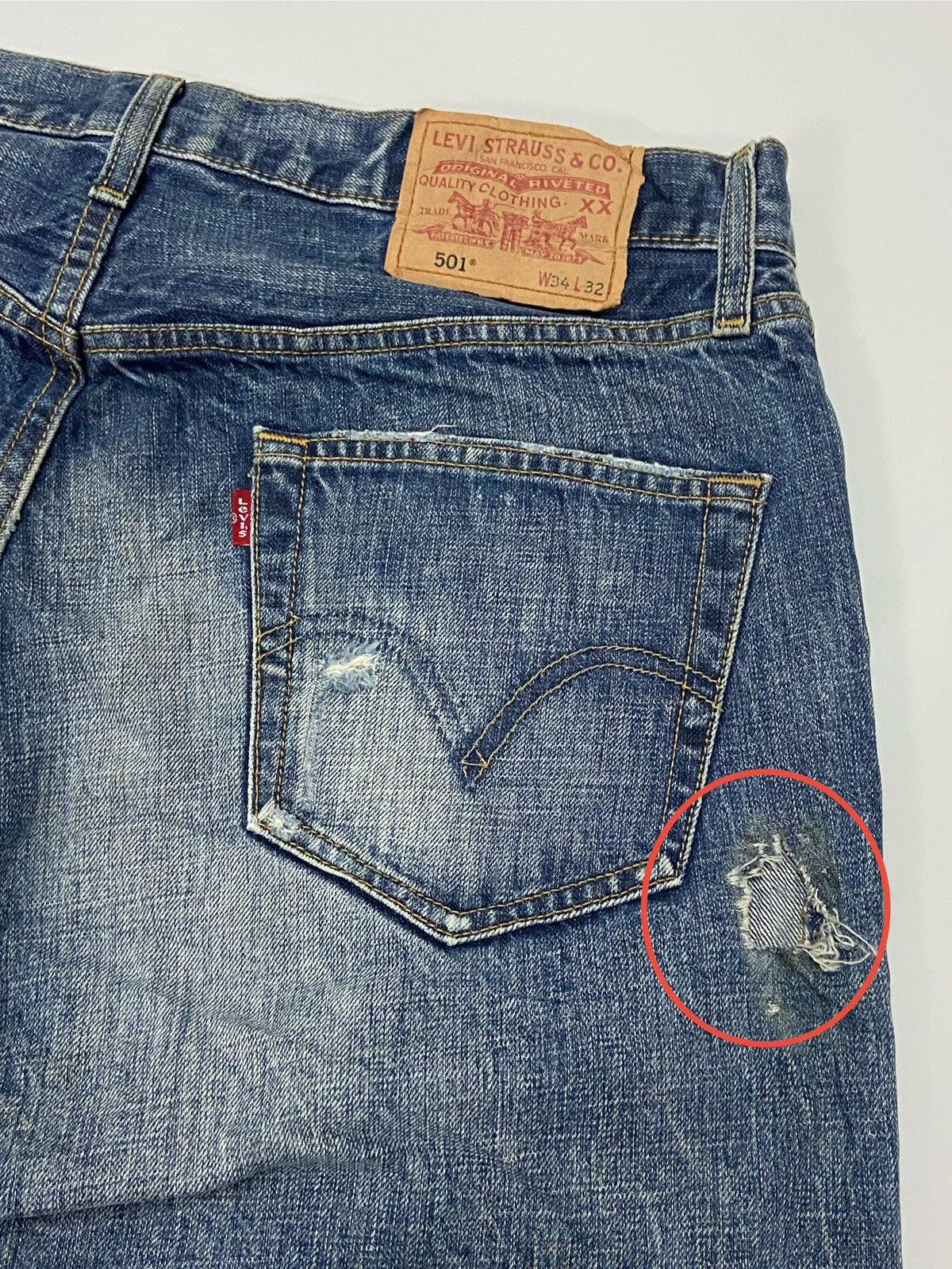 Levi's LEVI'S 501 DISTRESSED JEANS Size US 34 / EU 50 - 6 Thumbnail