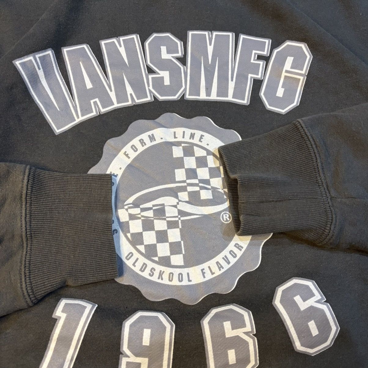 Vans Vintage Y2K Vans MFG Sweatshirt Crewneck Size US L / EU 52-54 / 3 - 3 Thumbnail