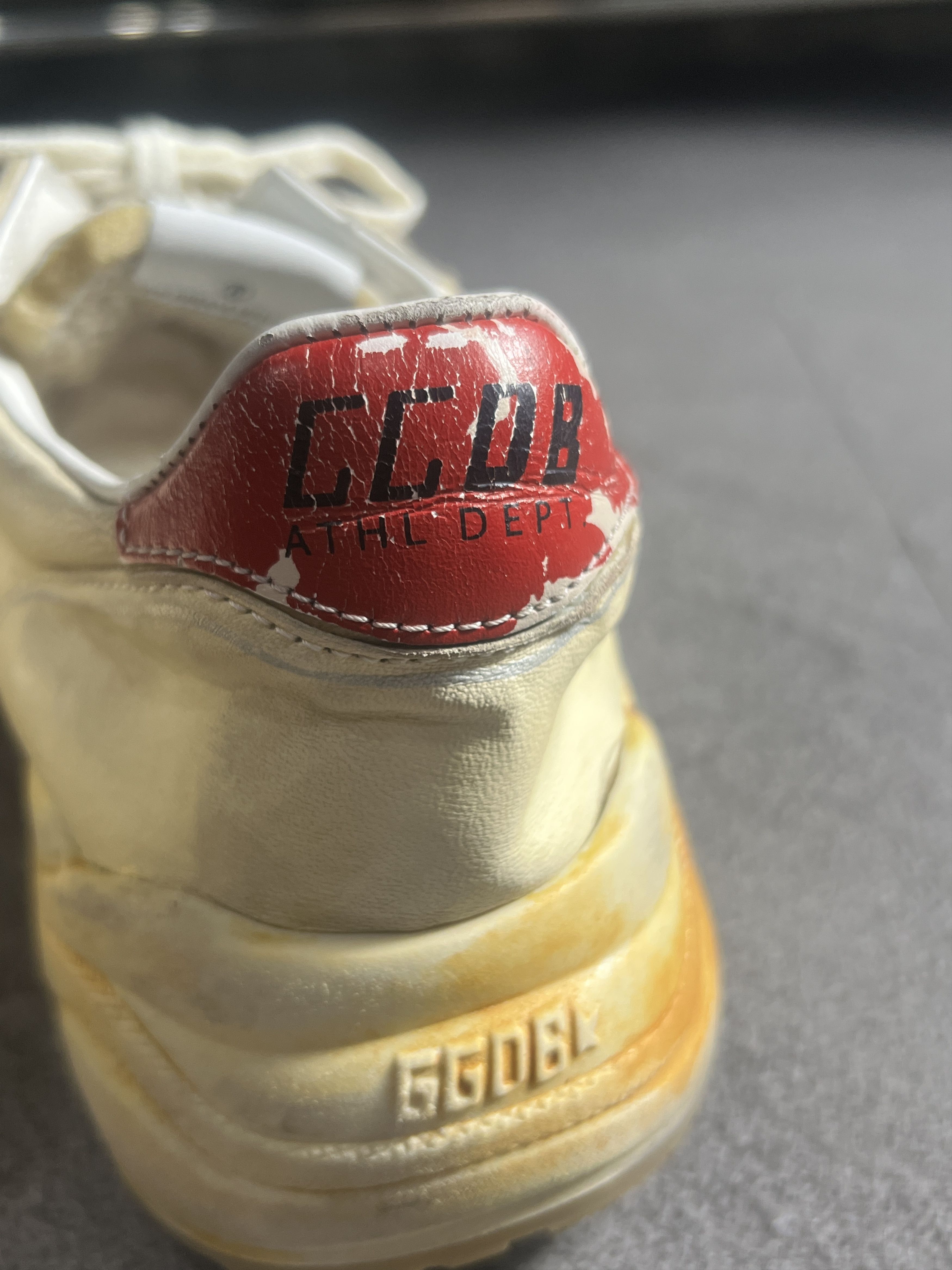 Golden Goose Golden Goose Running Sole Cream Red Star Size 36 Size US 7 / EU 40 - 5 Thumbnail
