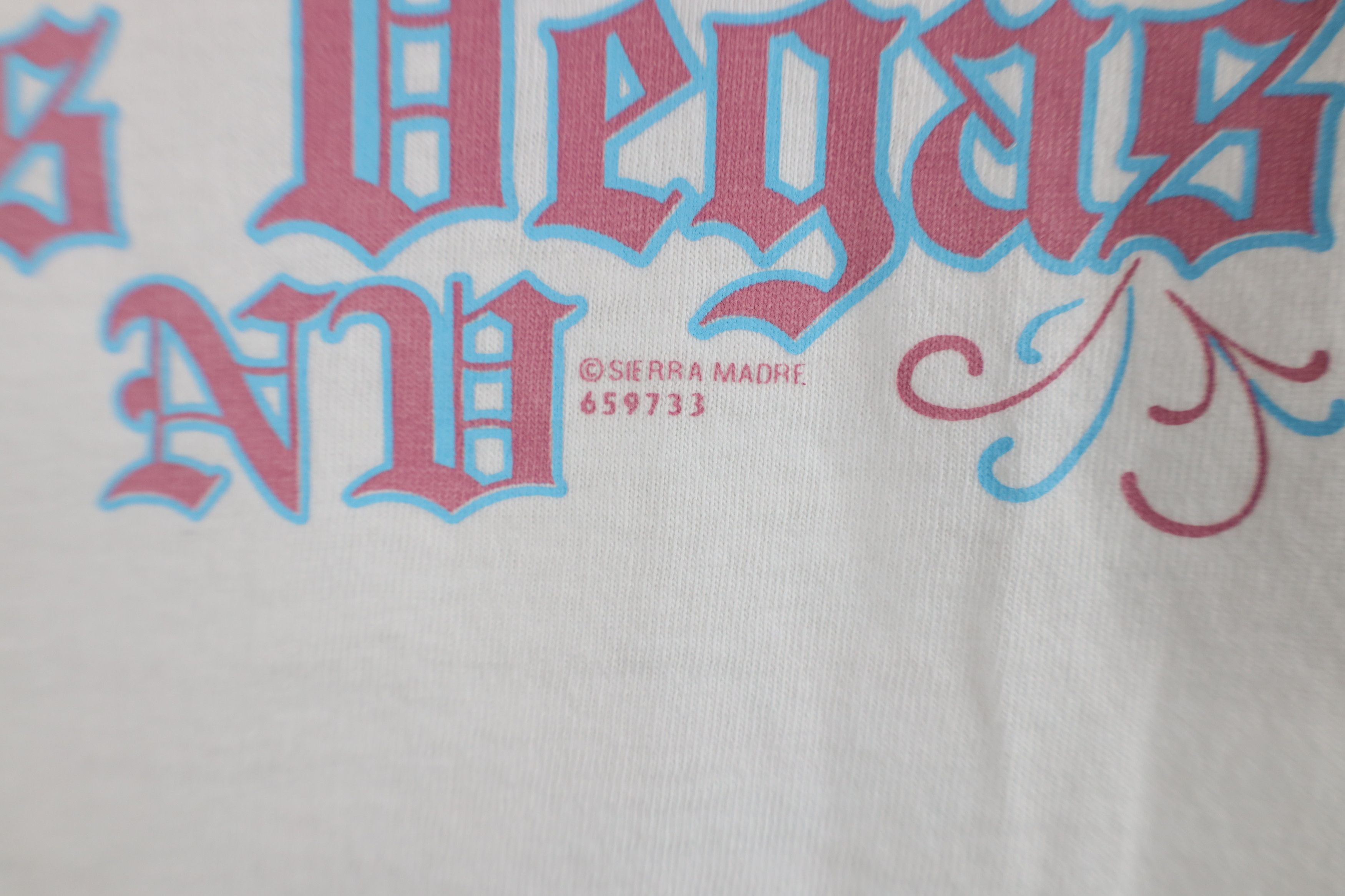 Vintage Vintage 90s Streetwear Las Vegas Flower Tribal T-Shirt White Size XL / US 12-14 / IT 48-50 - 5 Thumbnail