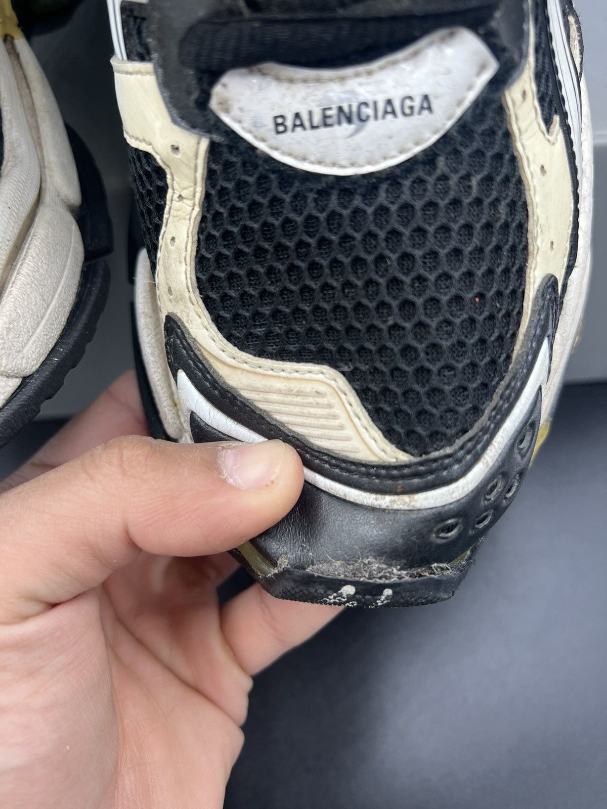 Balenciaga Size 11us / 44eu Balenciaga Runner Black White Size US 11 / EU 44 - 5 Thumbnail