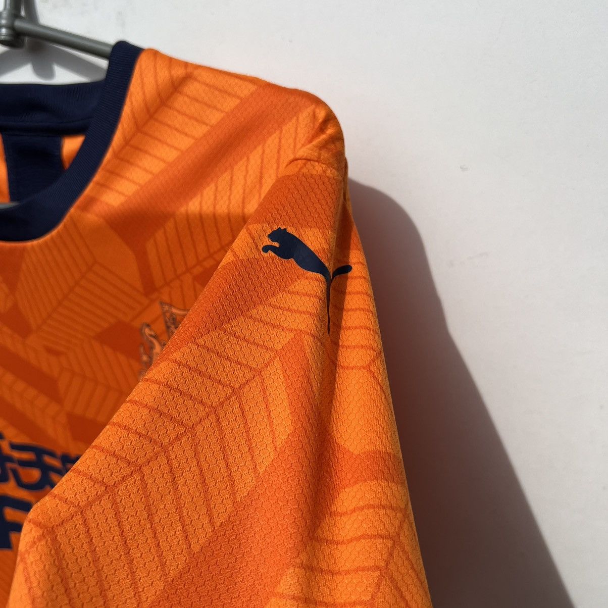 Puma NEWCASTLE UNITED 2019 2020 FOOTBAL SHIRT SOCCER JERSEY PUMA Size US M / EU 48-50 / 2 - 5 Thumbnail