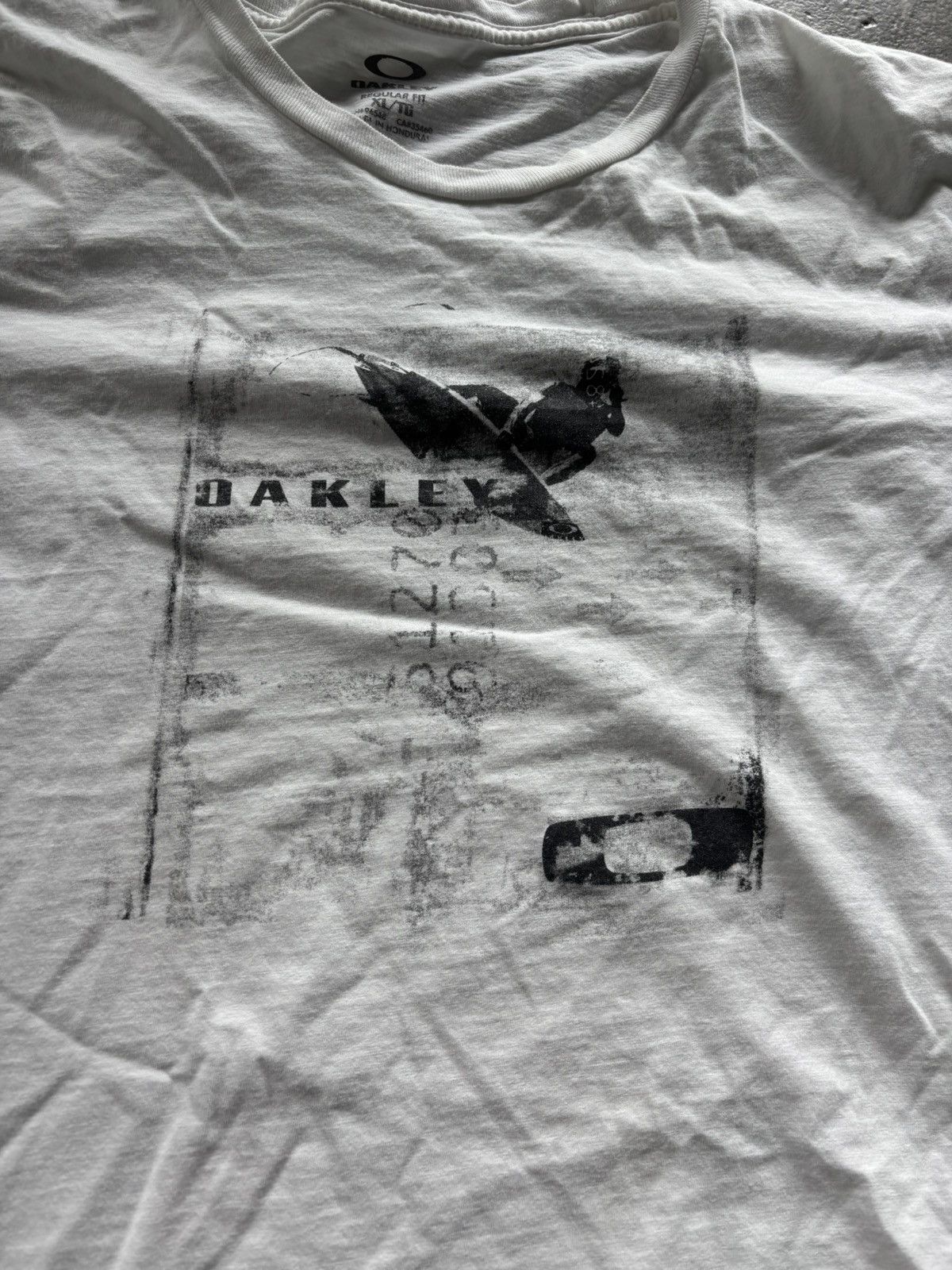 Oakley Vintage Oakley Surf T shirt Size US XL / EU 56 / 4 - 2 Thumbnail