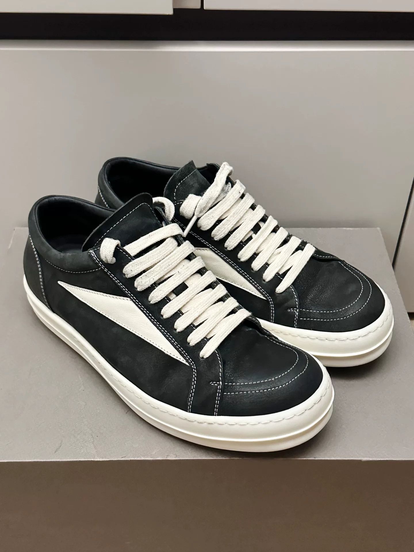 Rick Owens Rick Owens Lychee Leather Low-Top Sneakers Size US 7 / EU 40 - 1 Thumbnail