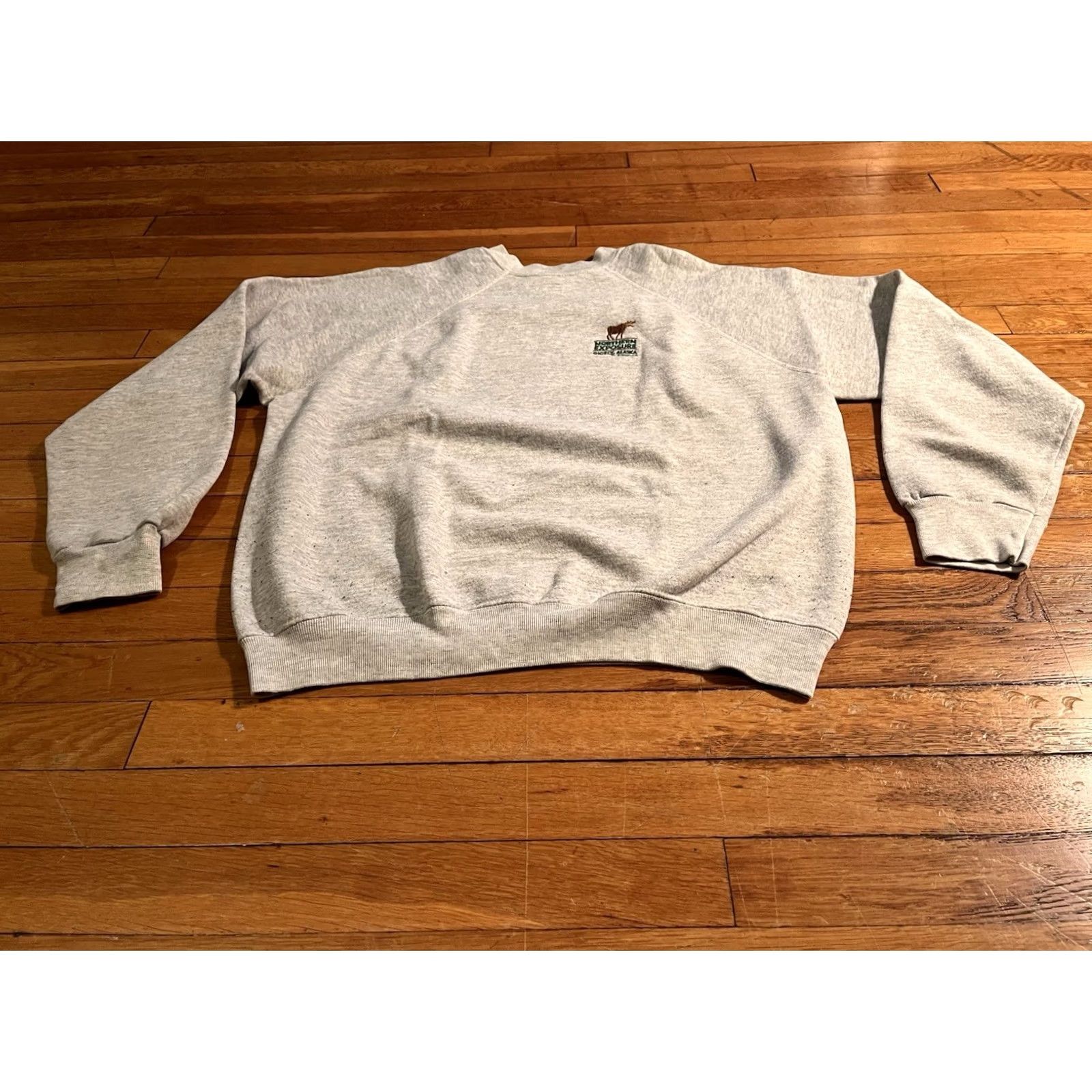 Tultex VINTAGE Northern Exposure Cicely Alaska Sweater Men’s XL Gray Knit Pullover 90s Logo Embroidered Mens Size US XL / EU 56 / 4 - 2 Thumbnail