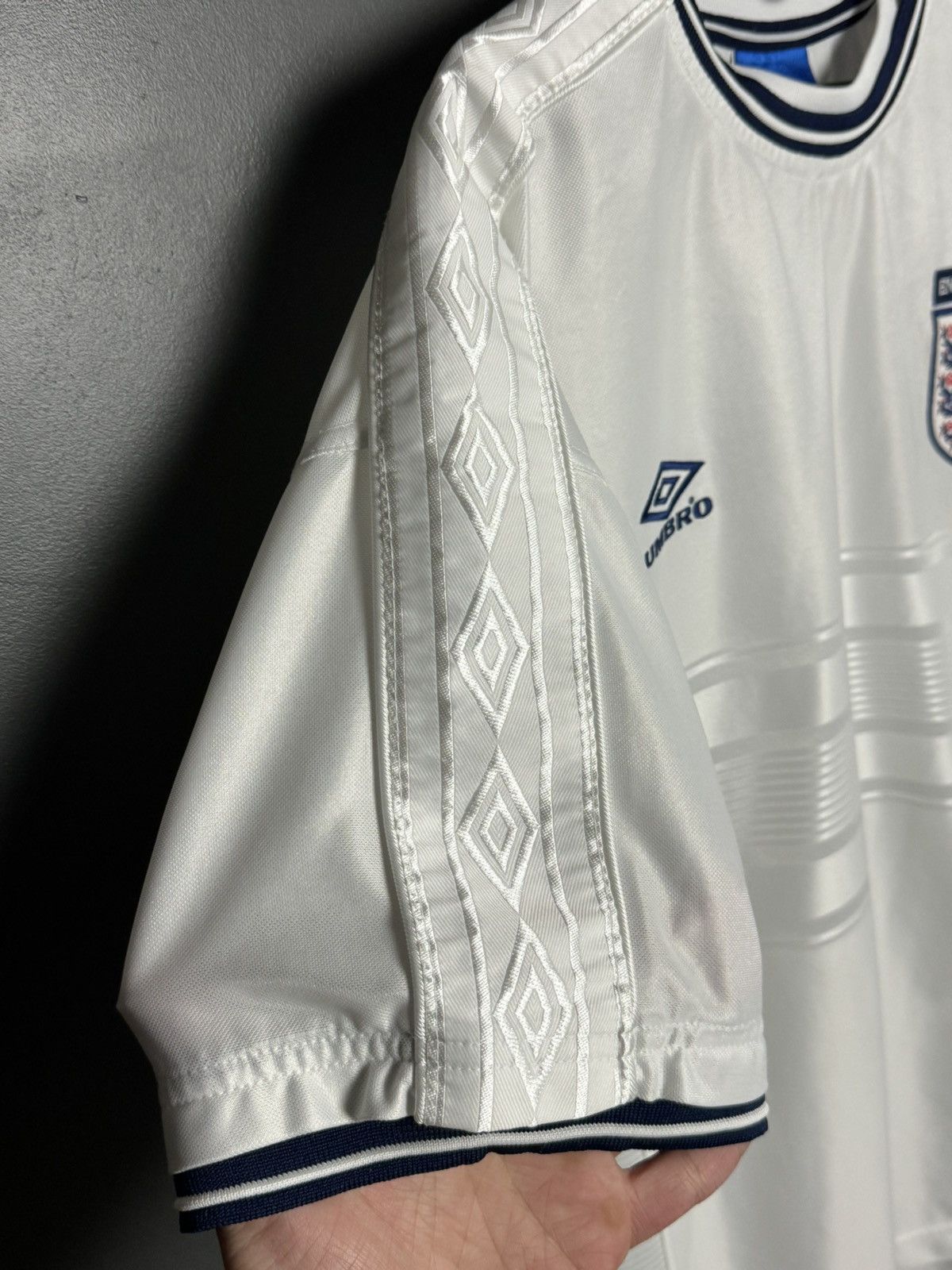Umbro England National Team 99/01 Home Football Soccer Jersey Size US L / EU 52-54 / 3 - 7 Thumbnail