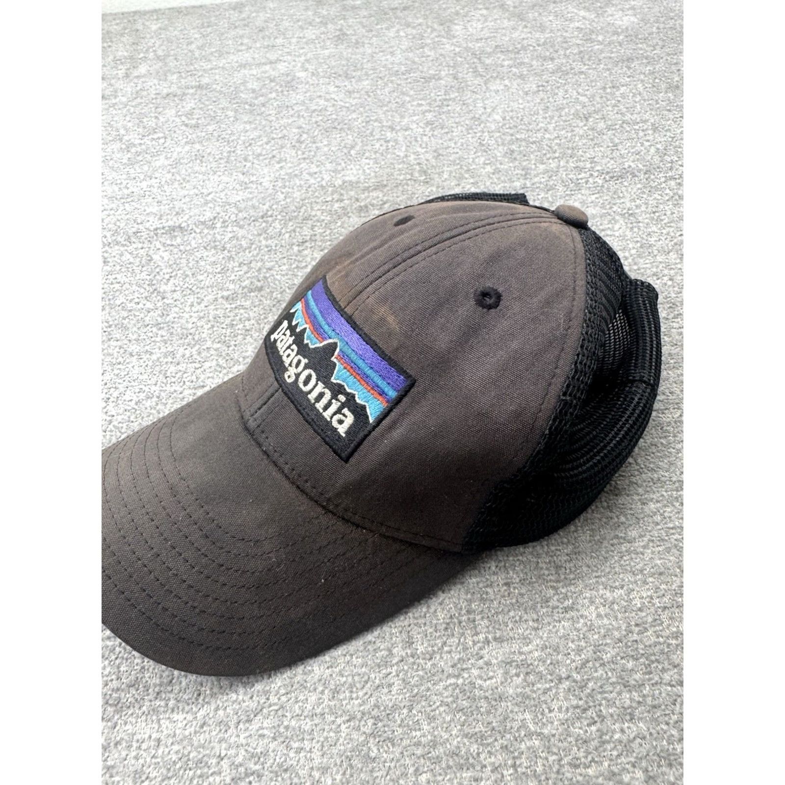 Patagonia VINTAGE Patagonia P-6 Logo LoPro Trucker Hat Black Fly Fishing Mens One Size Hats Size ONE SIZE - 3 Thumbnail