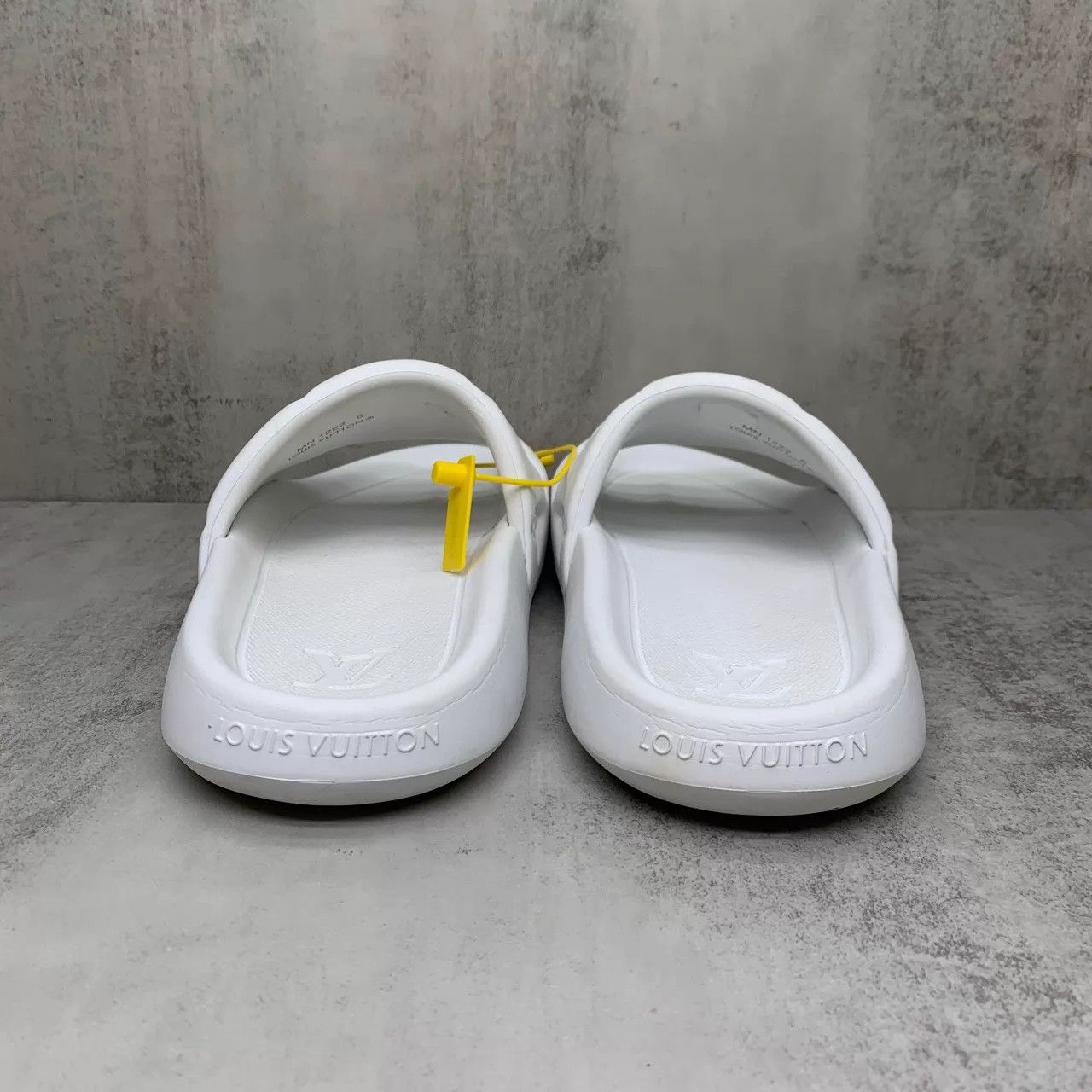 Louis Vuitton LV White Embossed Slippers US 6 EU 40 98 New Size US 9.5 / EU 42-43 - 5 Thumbnail