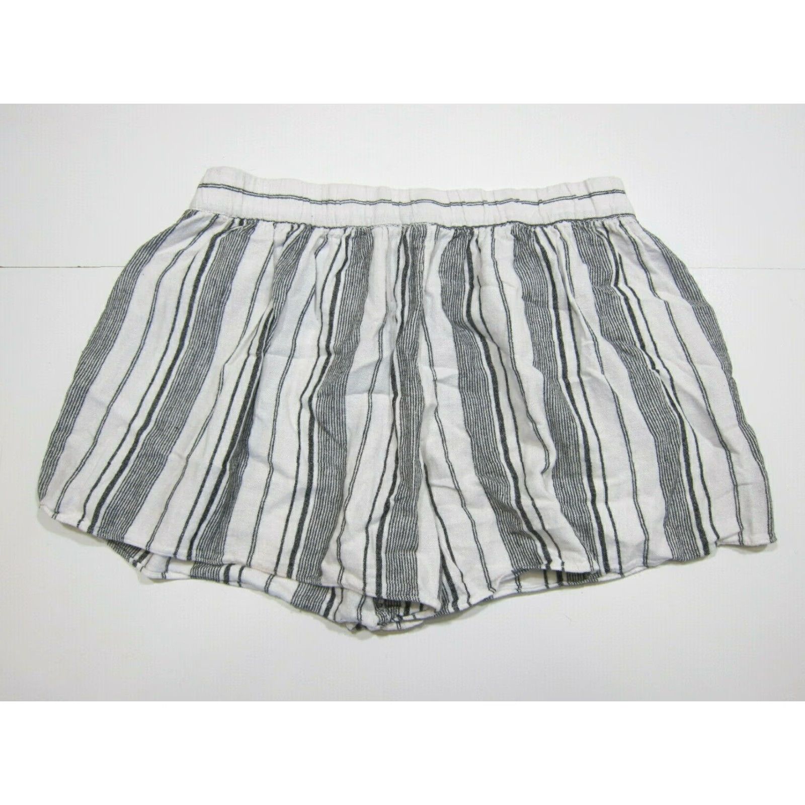 Gap Gap Grey White Stripe Linen Rayon Flowy Comfort Chino Shorts Women Medium 32" waist Pockets Back Pocket - Size 24" / US 00 / IT 34 - 2 Thumbnail