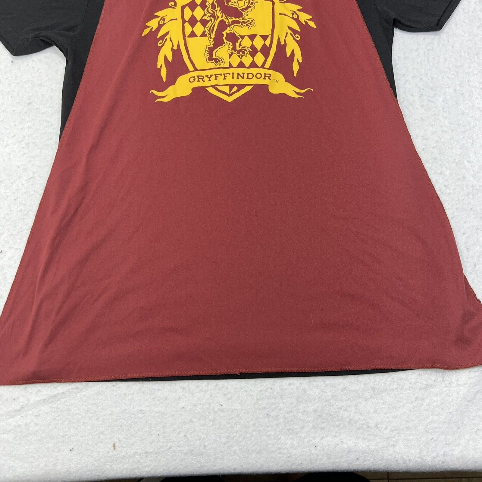 Universal Studios Harry Potter Gryffindor Logo Graphic T Shirt & Cape Size US M / EU 48-50 / 2 - 11 Thumbnail