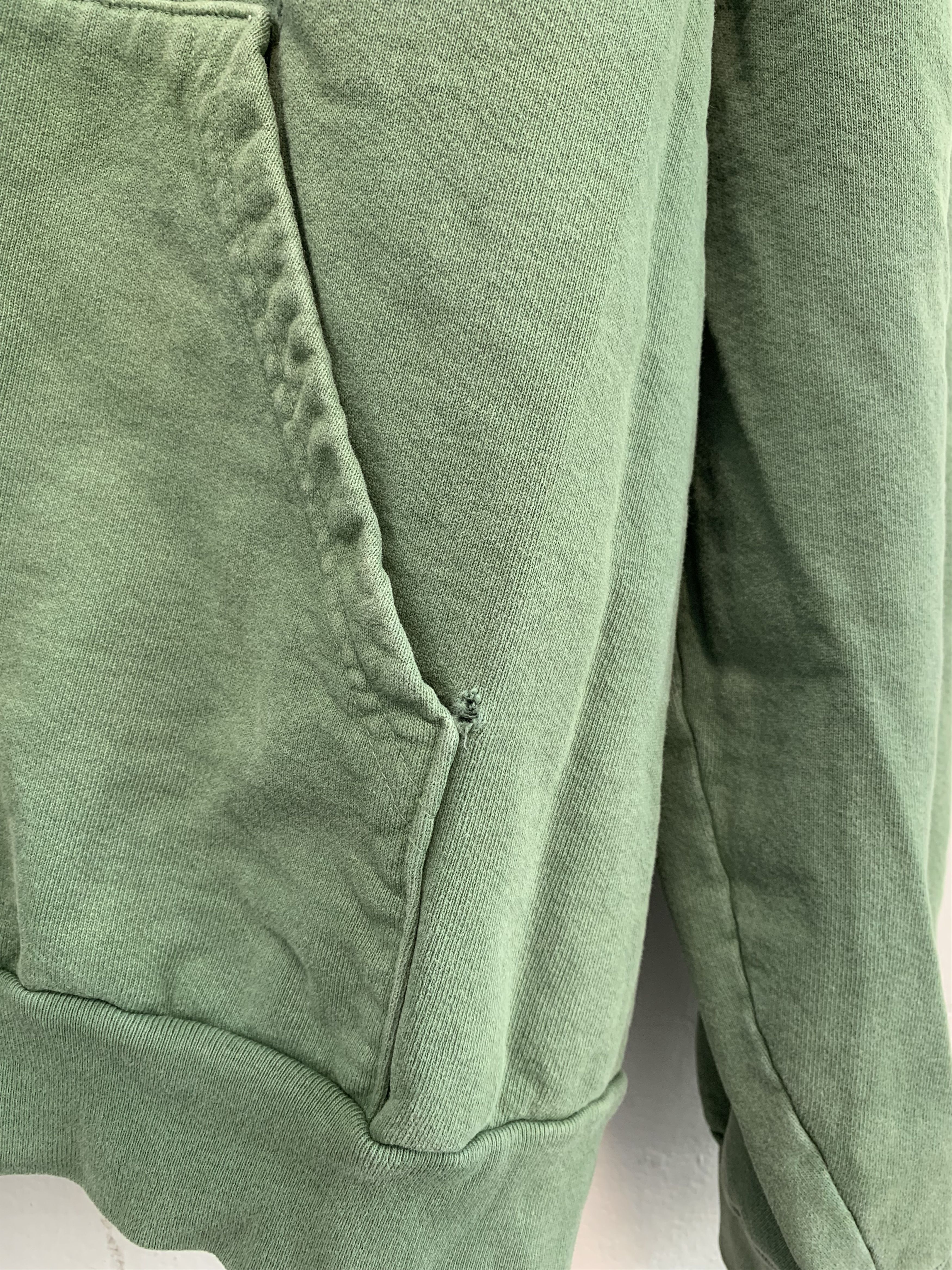 Girls Don't Cry 🪡GIRLS DONT CRY SIZE XL GREEN HOODIE.✨ Size US XL / EU 56 / 4 - 11 Thumbnail