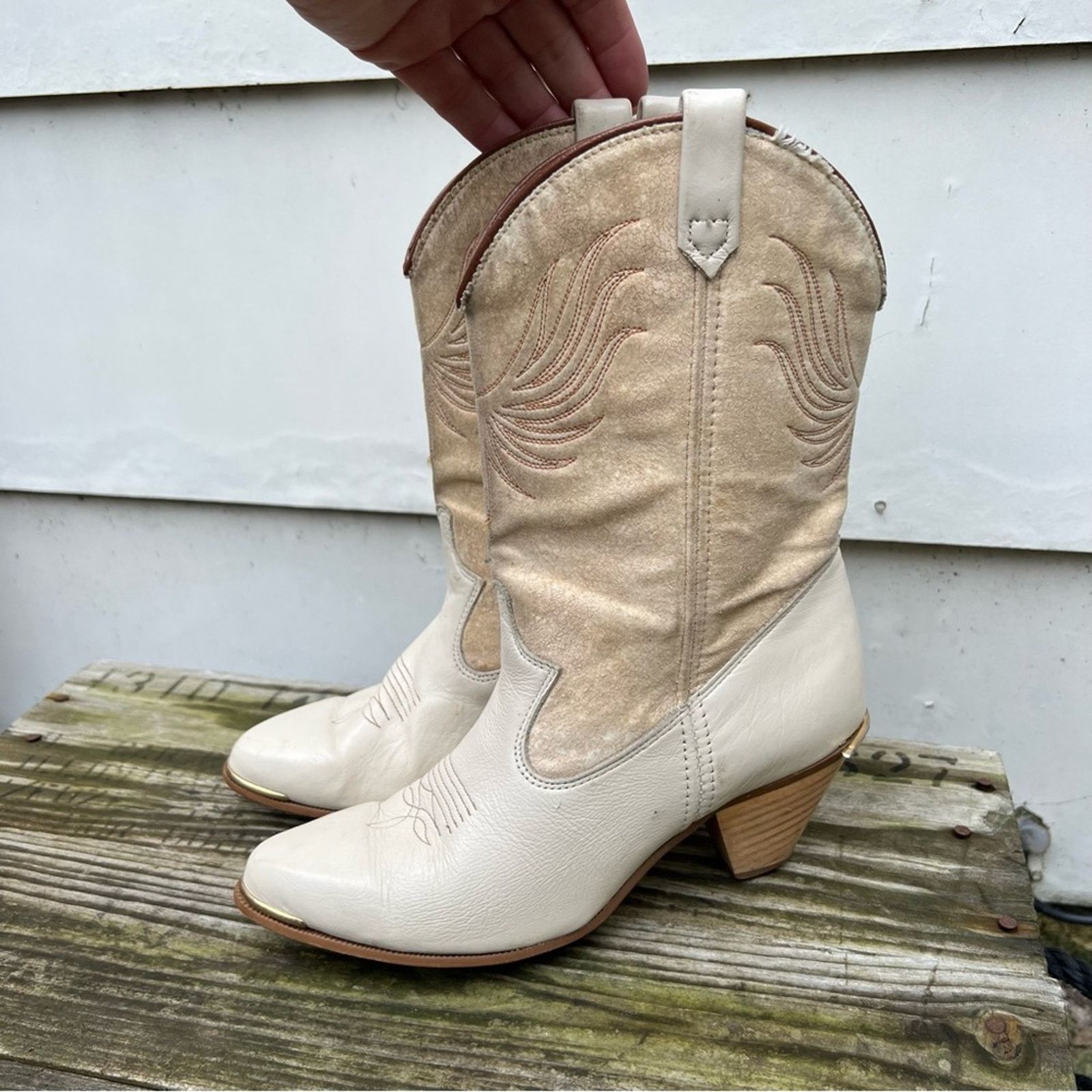 Vintage Dingo high heeled low shaft cream beige cowgirl western boot Size US 7 / IT 37 - 5 Thumbnail
