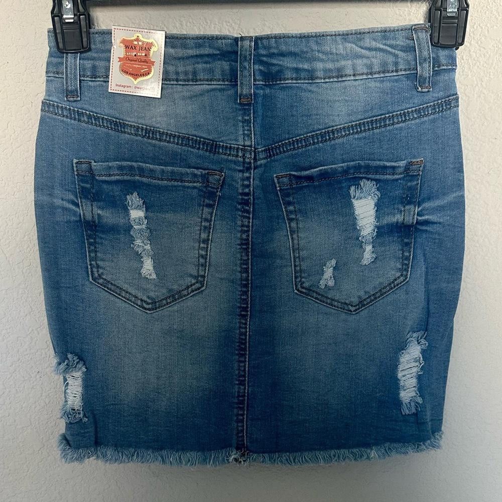 Designer Wax Jean Los Angeles Distressed Light Denim Mini Skirt Small Size 28" / US 6 / IT 42 - 6 Thumbnail