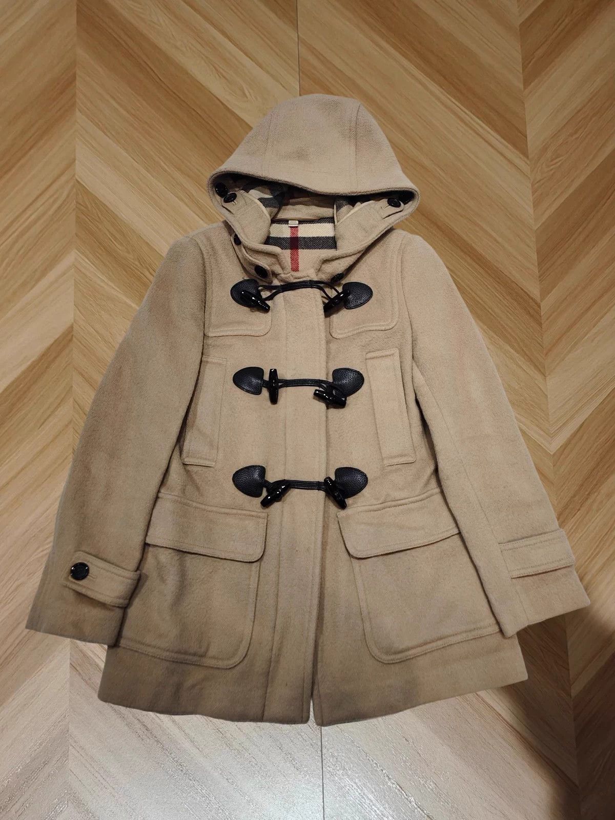Burberry 9/10 Burberry Wool Coat UK6 Authentic Size M / US 6-8 / IT 42-44 - 1 Thumbnail
