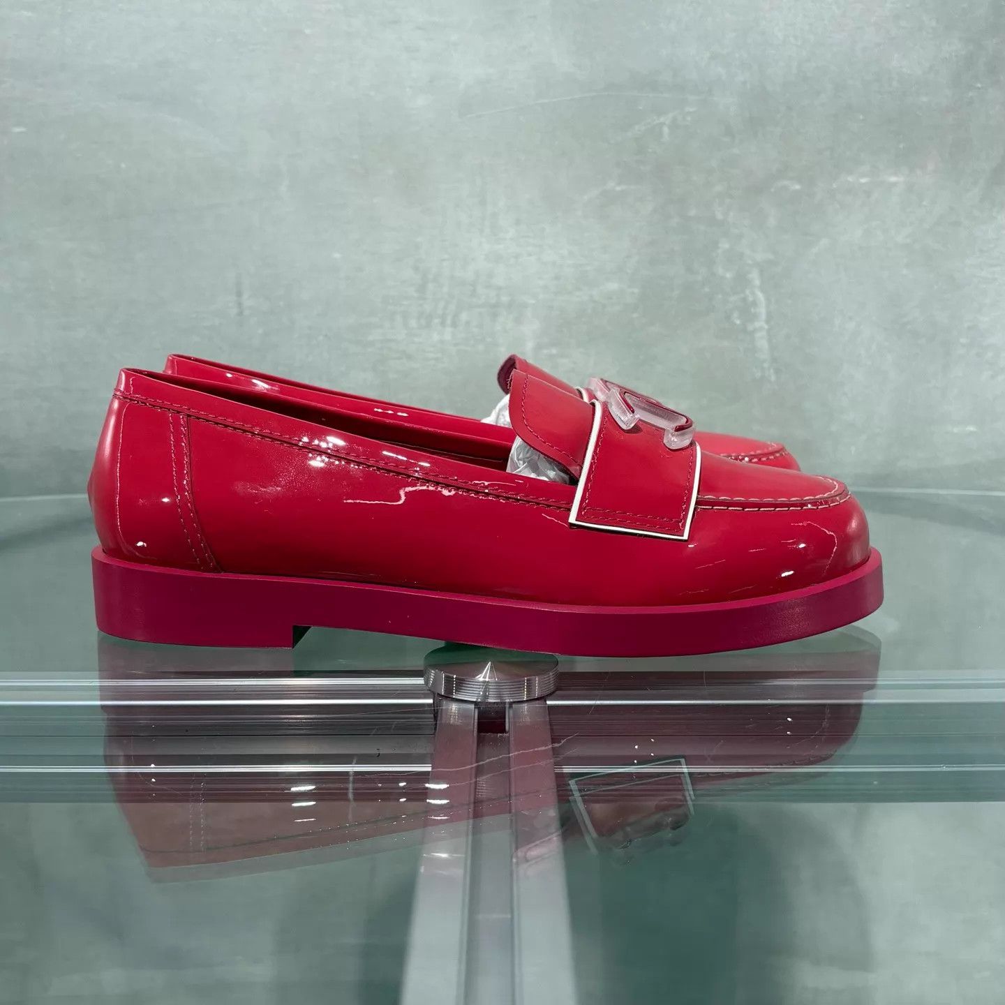 Chanel Chanel Patent Leather Fuchsia Loafer 35.5 Size US 5 / IT 35 - 4 Thumbnail