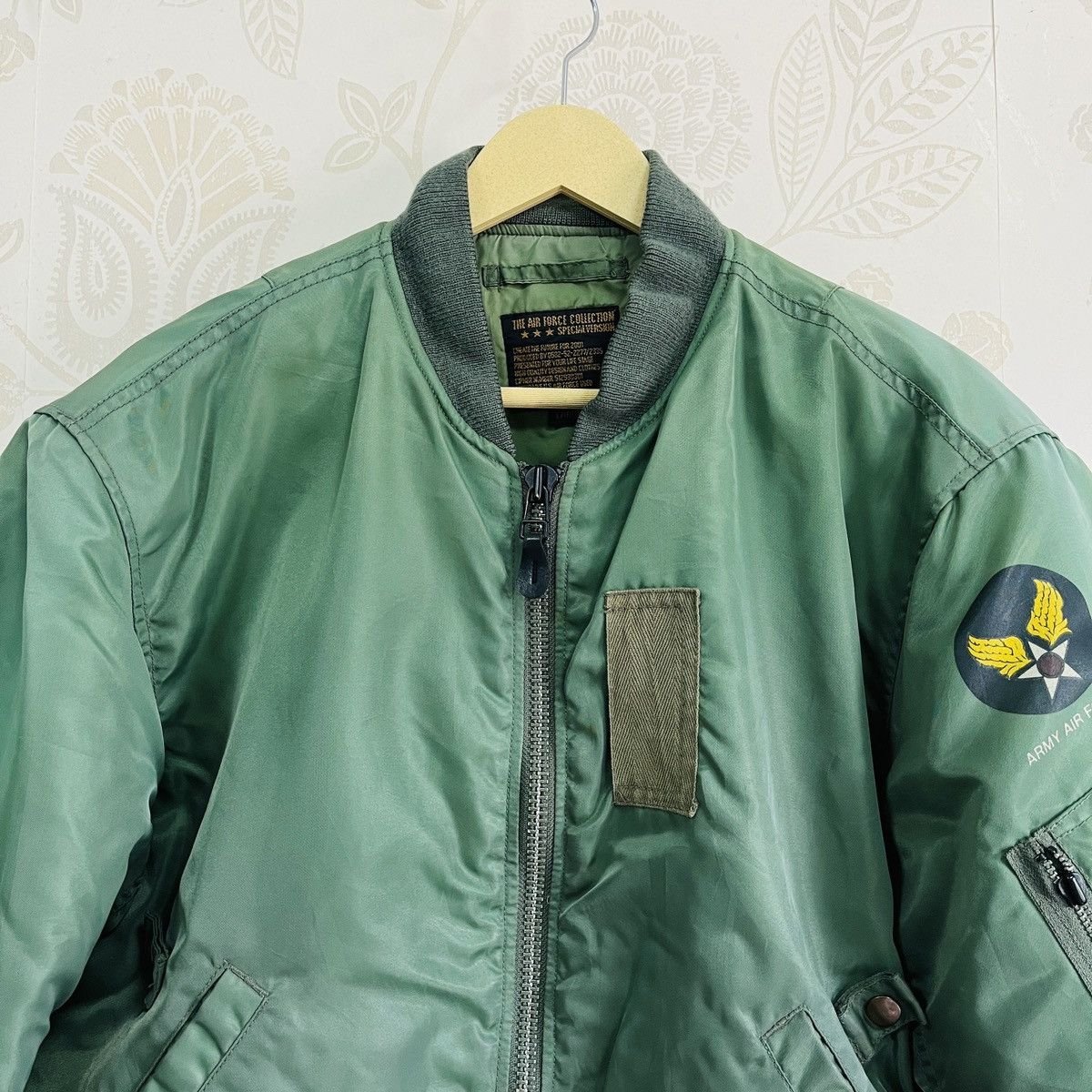 Japanese Brand Vintage Army Air Force Distressed Bomber Fly Jacket Size US L / EU 52-54 / 3 - 23 Thumbnail