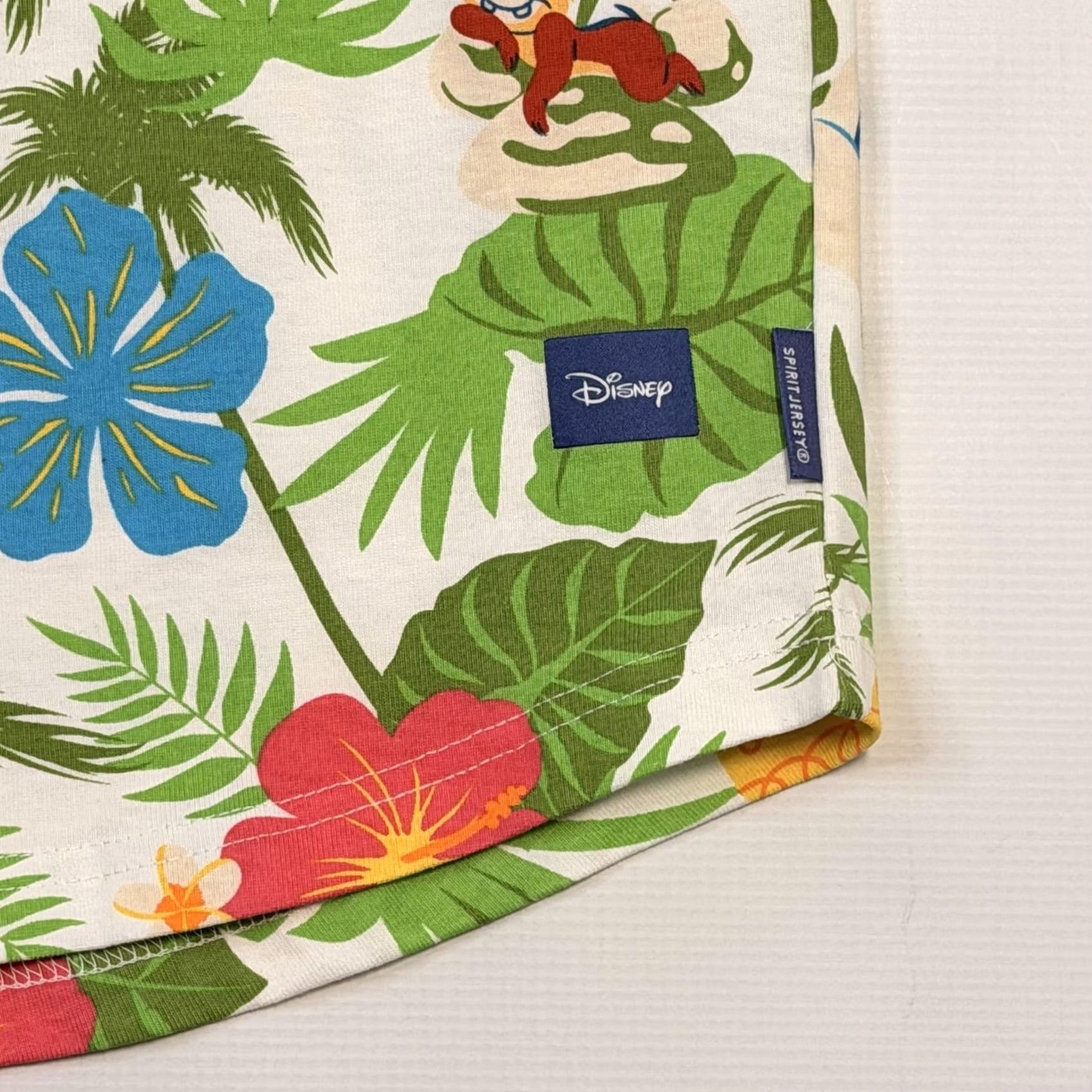Disney Disney Aulani Resort Hawaii Spirit Jersey Shirt Medium Hibiscus Palm Leaves Size US M / EU 48-50 / 2 - 3 Thumbnail