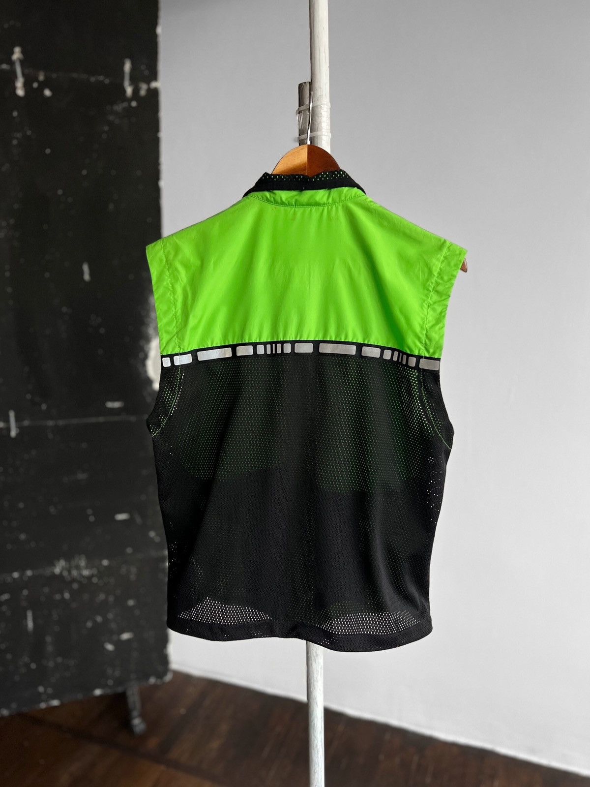 Nike × Vintage Nike Mens Vintage 90s Green Full Zip Sleeveless Vest Jacket Size US S / EU 44-46 / 1 - 4 Thumbnail