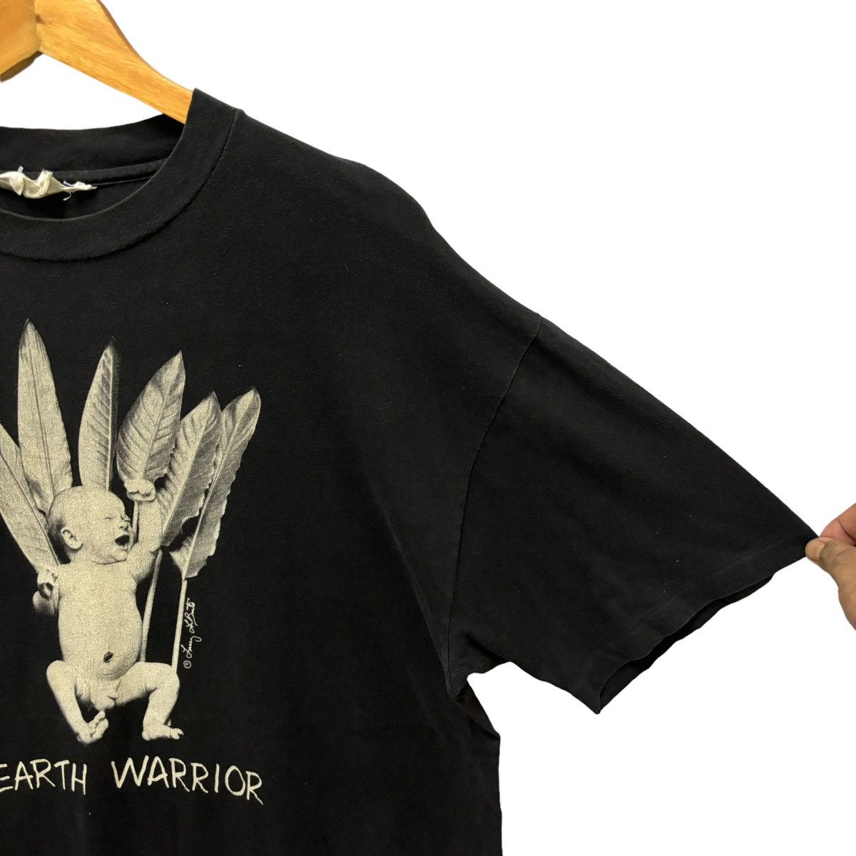 Vintage Vintage Art Earth Warrior Graphic Tshirt Size US L / EU 52-54 / 3 - 4 Thumbnail