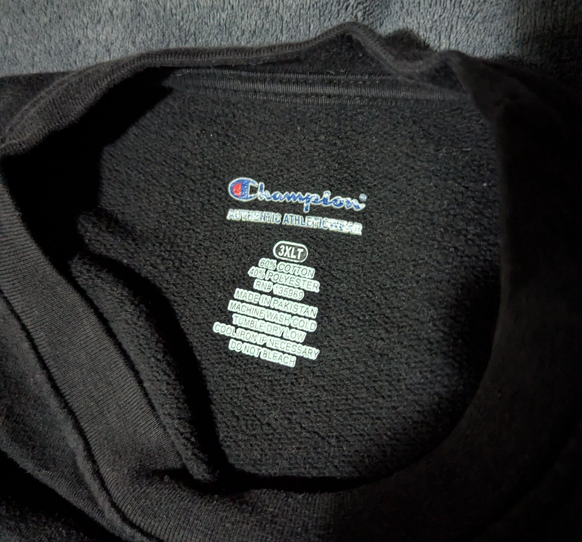 Adidas × Champion × Nike CHAMPION SMALL LOGO BLACK SWEATER Size US XXL / EU 58 / 5 - 2 Thumbnail