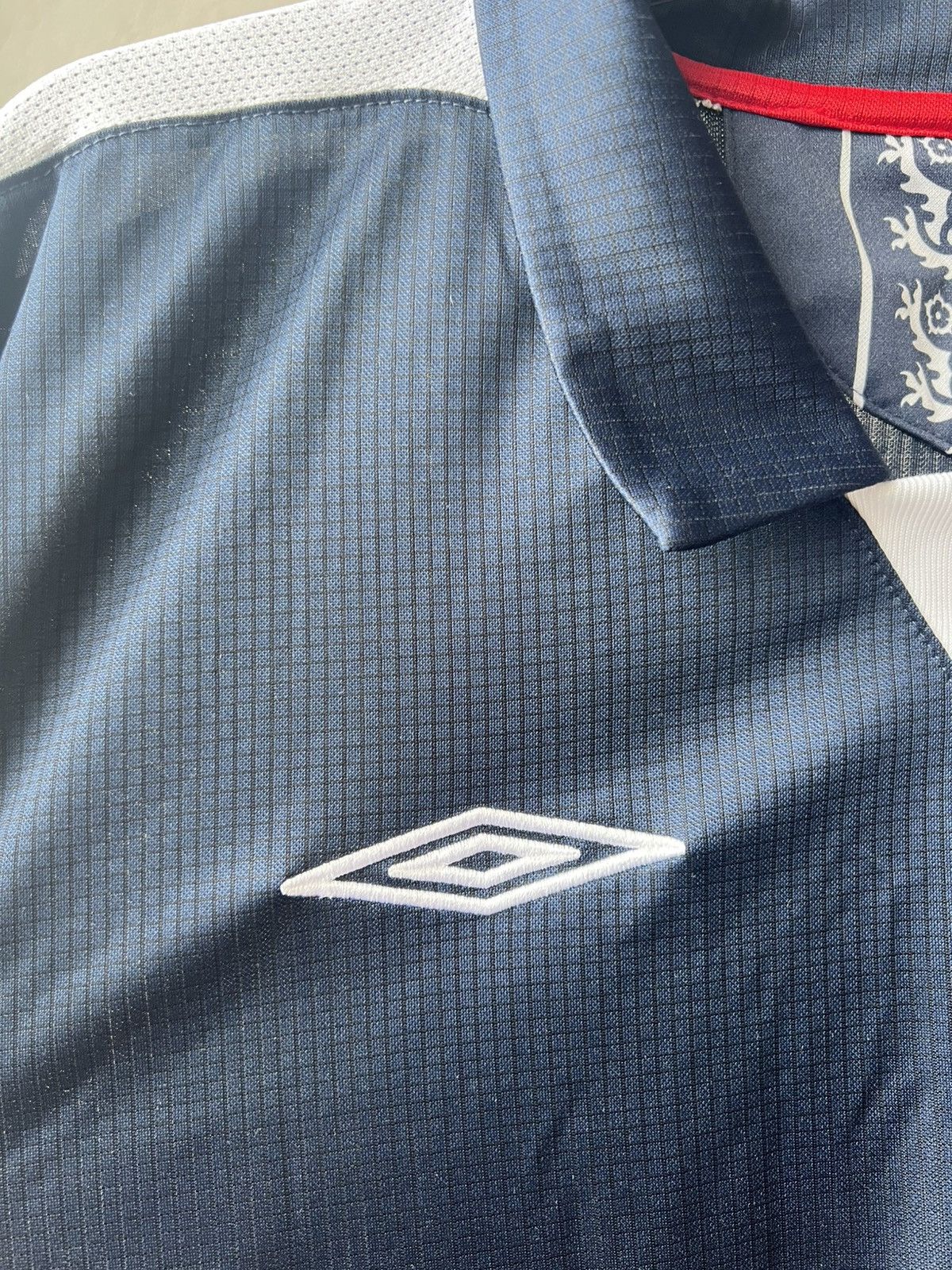 Umbro 2004/06 England Team training soccer football jersey shirt Size US XL / EU 56 / 4 - 6 Thumbnail