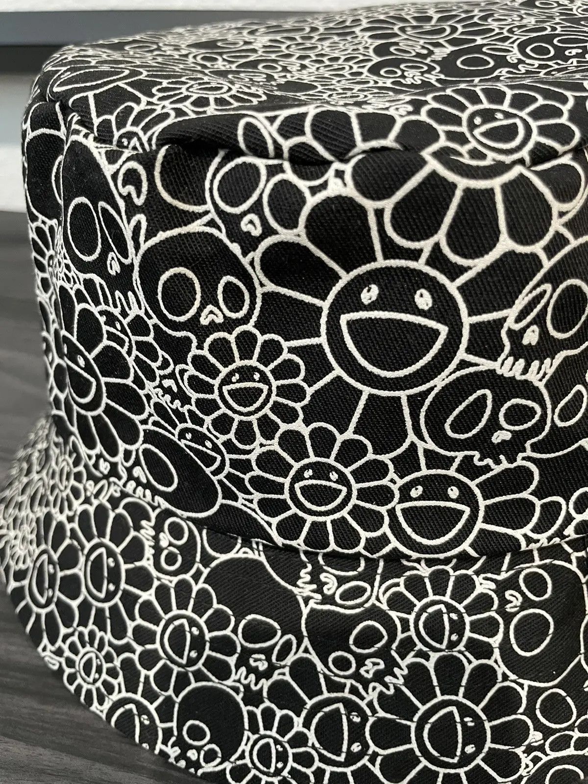 Takashi Murakami Takashi Murakami ComplexCon Reversible Bucket Hat Size Large Size ONE SIZE - 3 Thumbnail