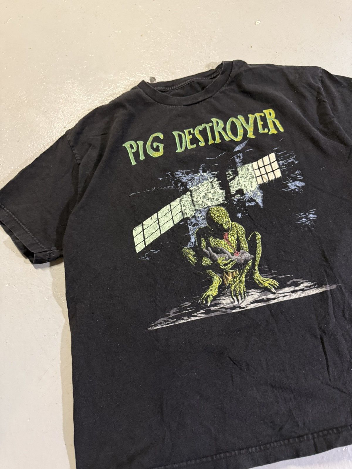 Vintage Vintage 2000s Pig Destroyer Band Tshirt Size US XL / EU 56 / 4 - 1 Thumbnail