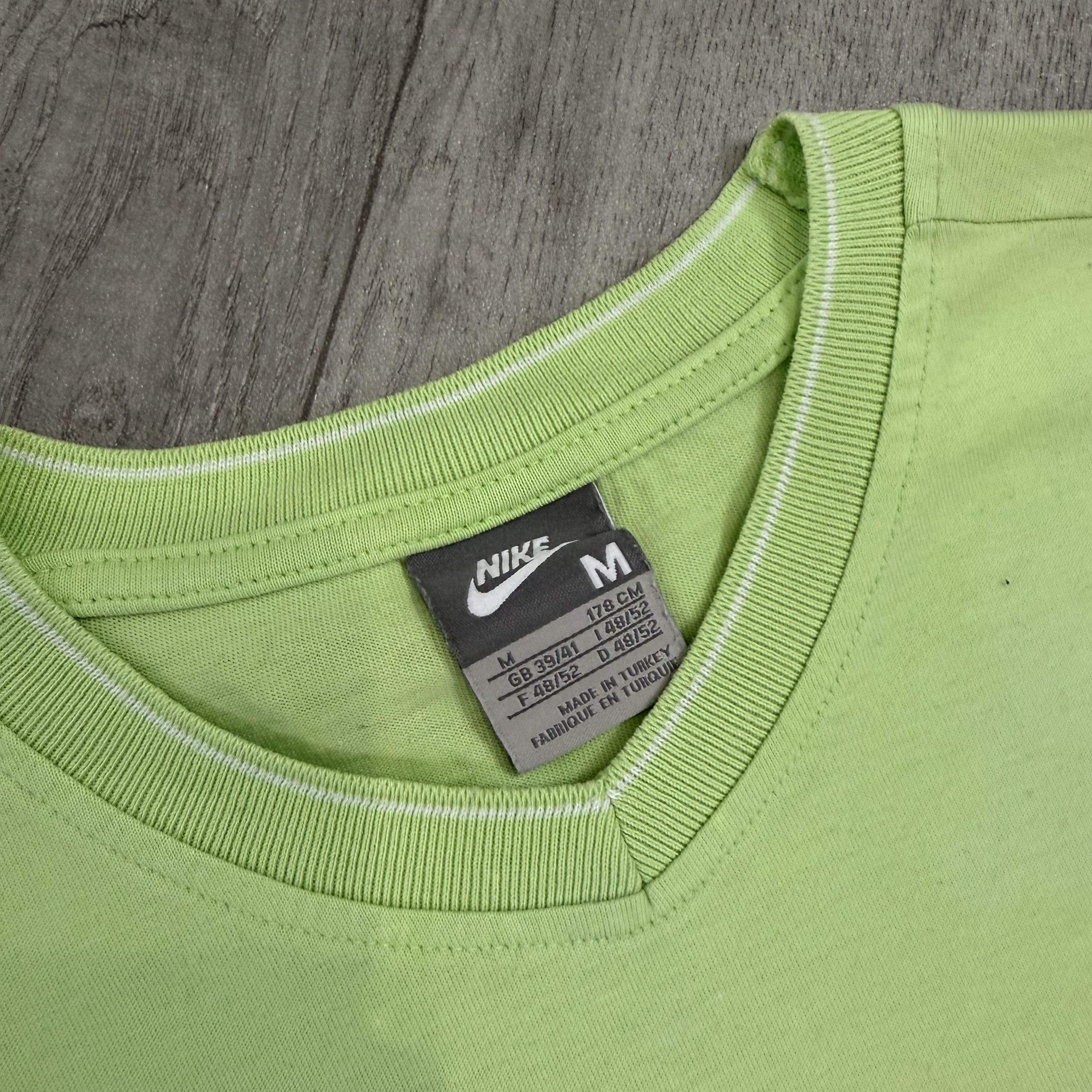 Nike Vintage Nike 90s Swoosh V-Neck Green Tee Shirt Size US M / EU 48-50 / 2 - 10 Thumbnail