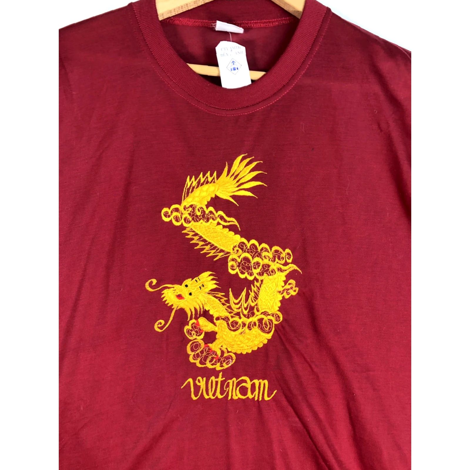 Vintage VINTAGE Vietnam Souvenir Embroidered T Shirt Red XL Dragon J23 | Unbranded Men T-Shirt Short Sleeve Crew Neck Embroidered 90s Decade 100% Size US XL / EU 56 / 4 - 2 Thumbnail