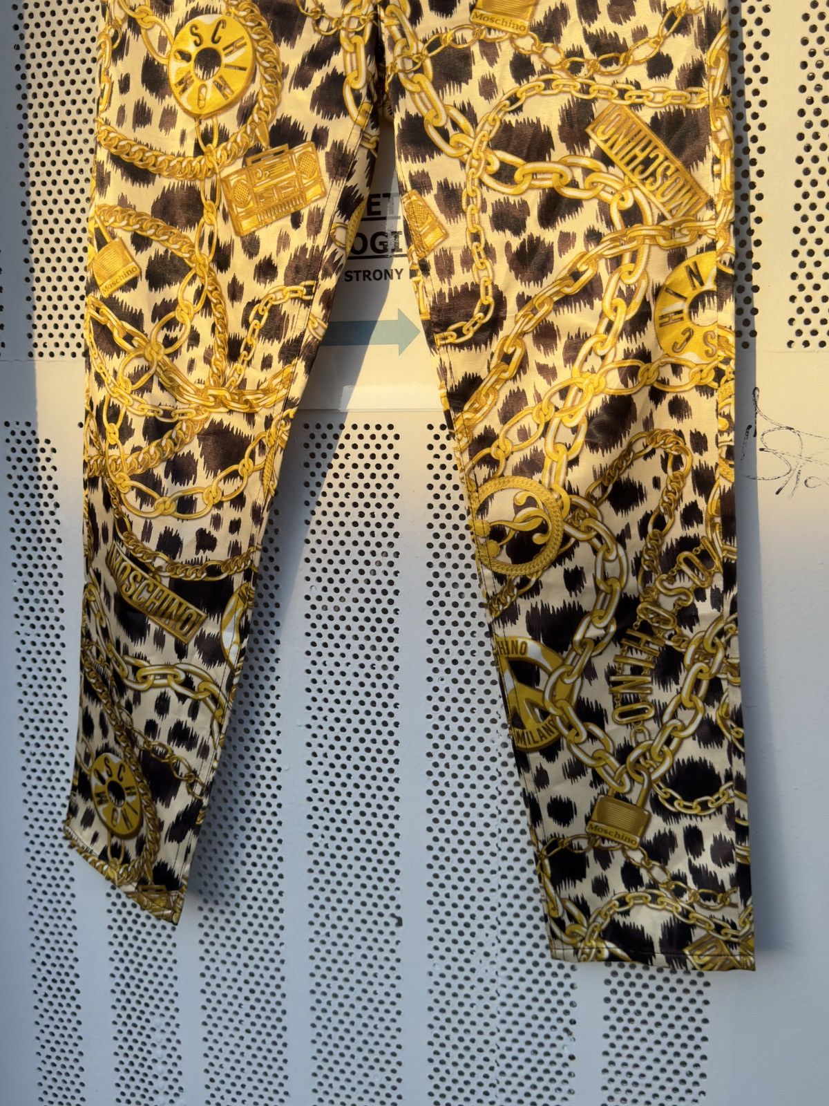H&M × Moschino MOSCHINO H&M Women's Gold Chain Iconic Pants Size 36 US 4 Size 27" / US 4 / IT 40 - 3 Thumbnail