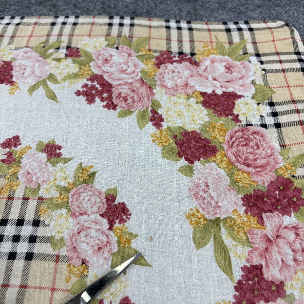 Burberry × Vintage Handkerchief # E034 # Bandana # Neckerchief Size ONE SIZE - 4 Thumbnail