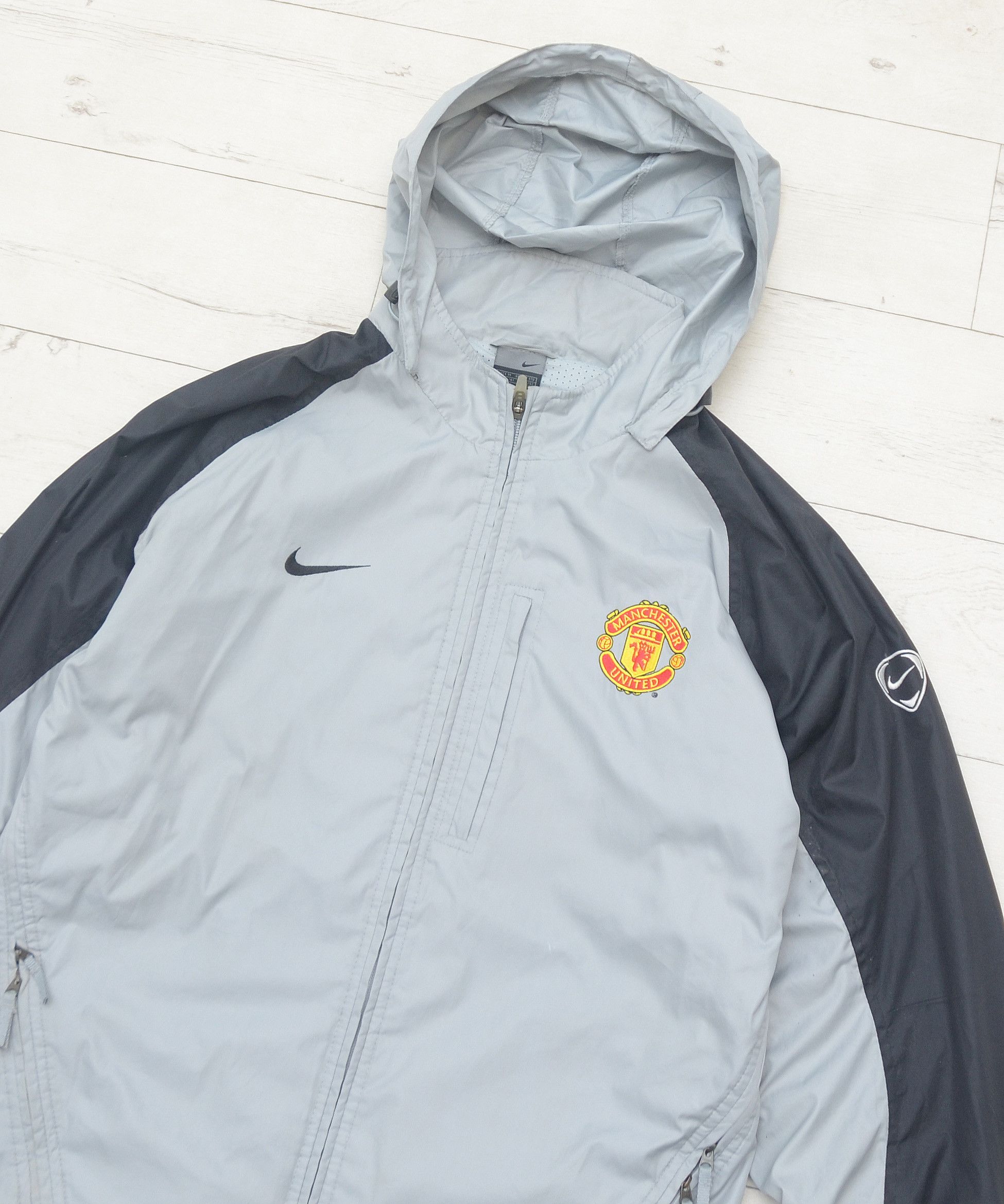 Nike × Vintage Vintage Manchester United Training EPL Jacket Vodafone 2002 Size US M / EU 48-50 / 2 - 3 Thumbnail