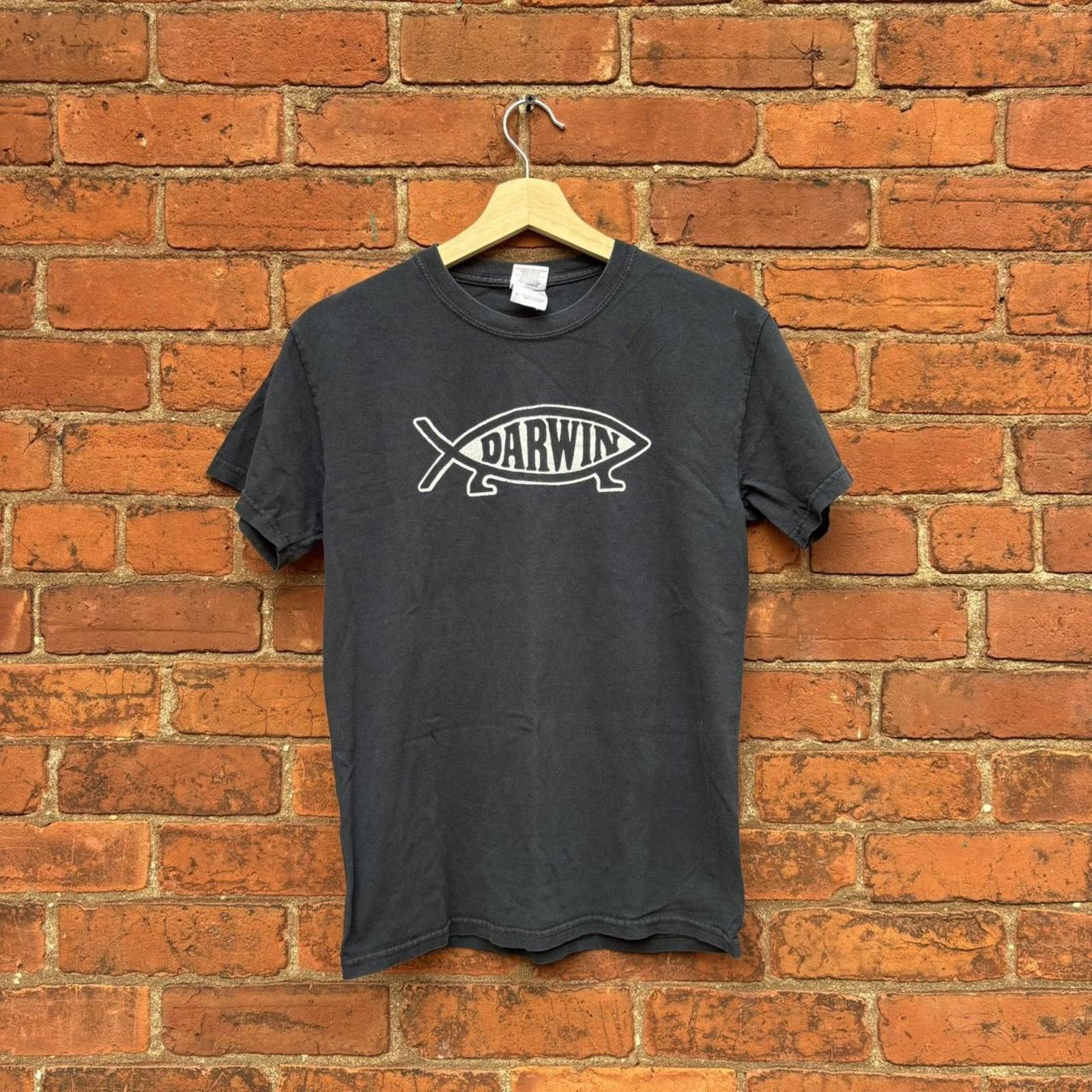 Gildan Vintage Darwin fish t shirt 00s Small Size US S / EU 44-46 / 1 - 1 Thumbnail
