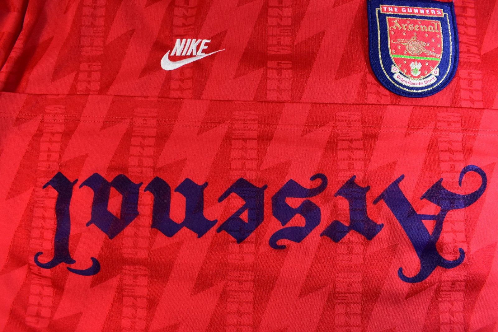 Nike GUNNERS 1995-96 NIKE ARSENAL FC Home Football Shirt (SIZE L) Size US L / EU 52-54 / 3 - 11 Thumbnail