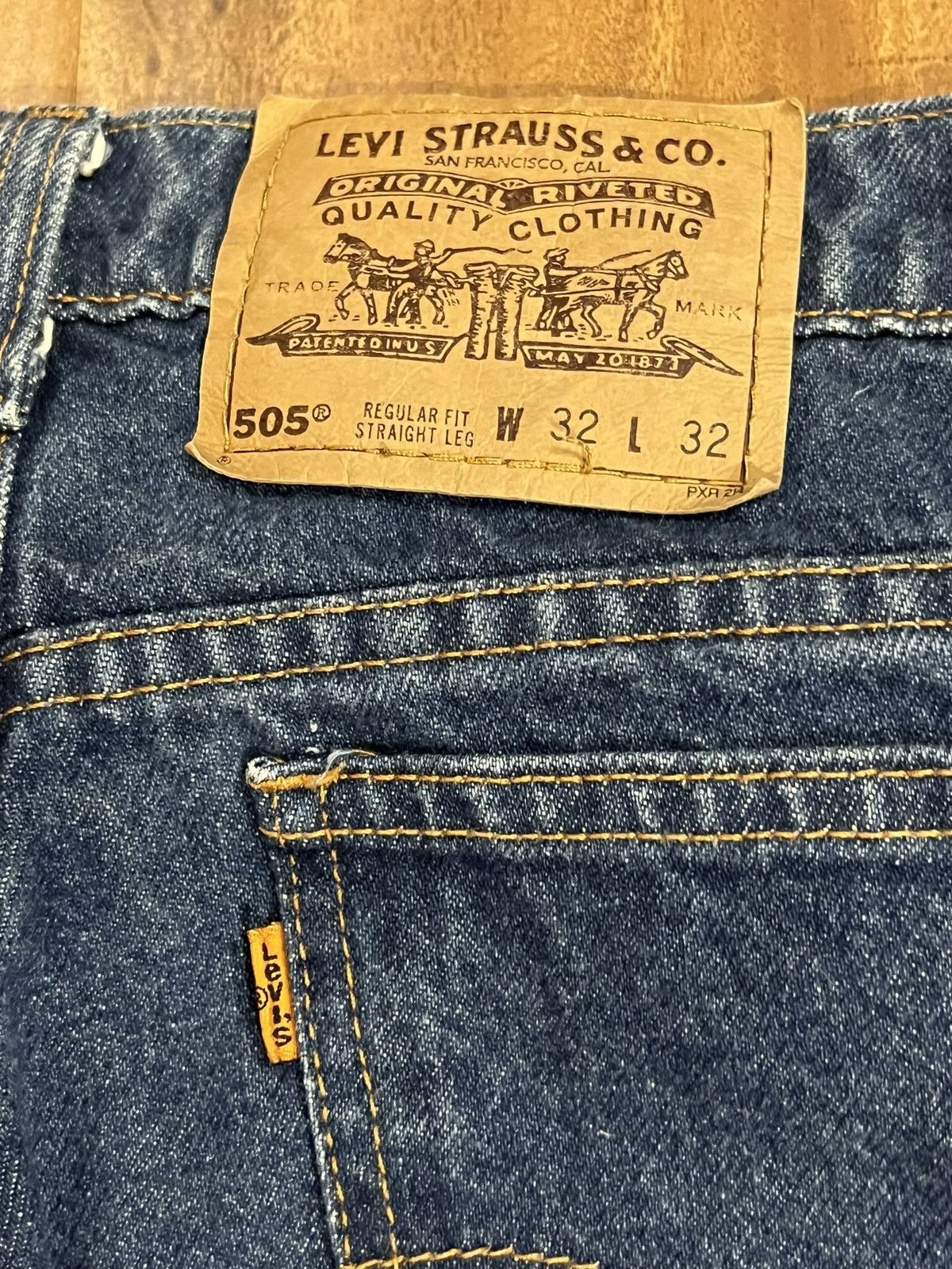 Levi's Vintage Clothing Levi’s 505 Regular Fit Straight Leg Orange Tab 90’s Vintage Size US 30 / EU 46 - 7 Thumbnail