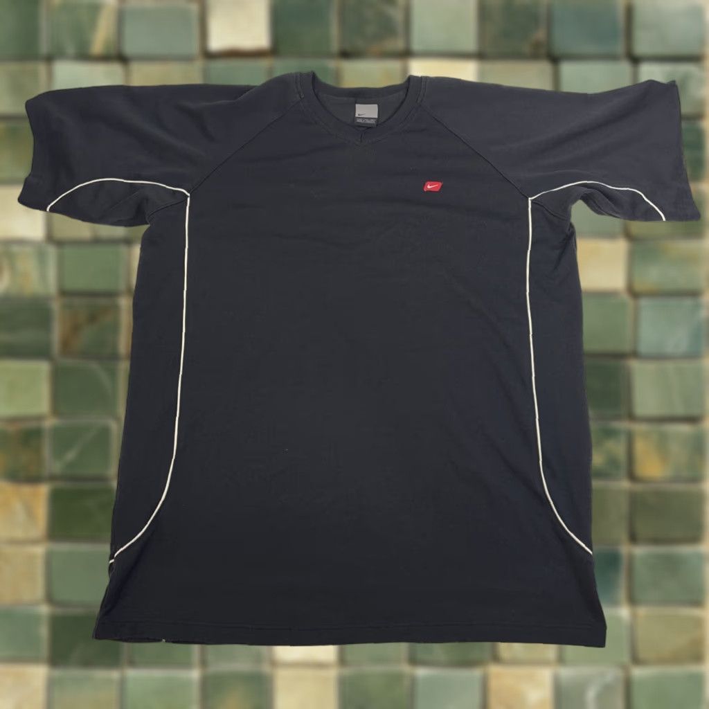 Nike VINTAGE Nike Athletic T Shirt Men’s 2XL Black Silver Tag 90s Y2K Streetwear Mens Size US XXL / EU 58 / 5 - 1 Thumbnail