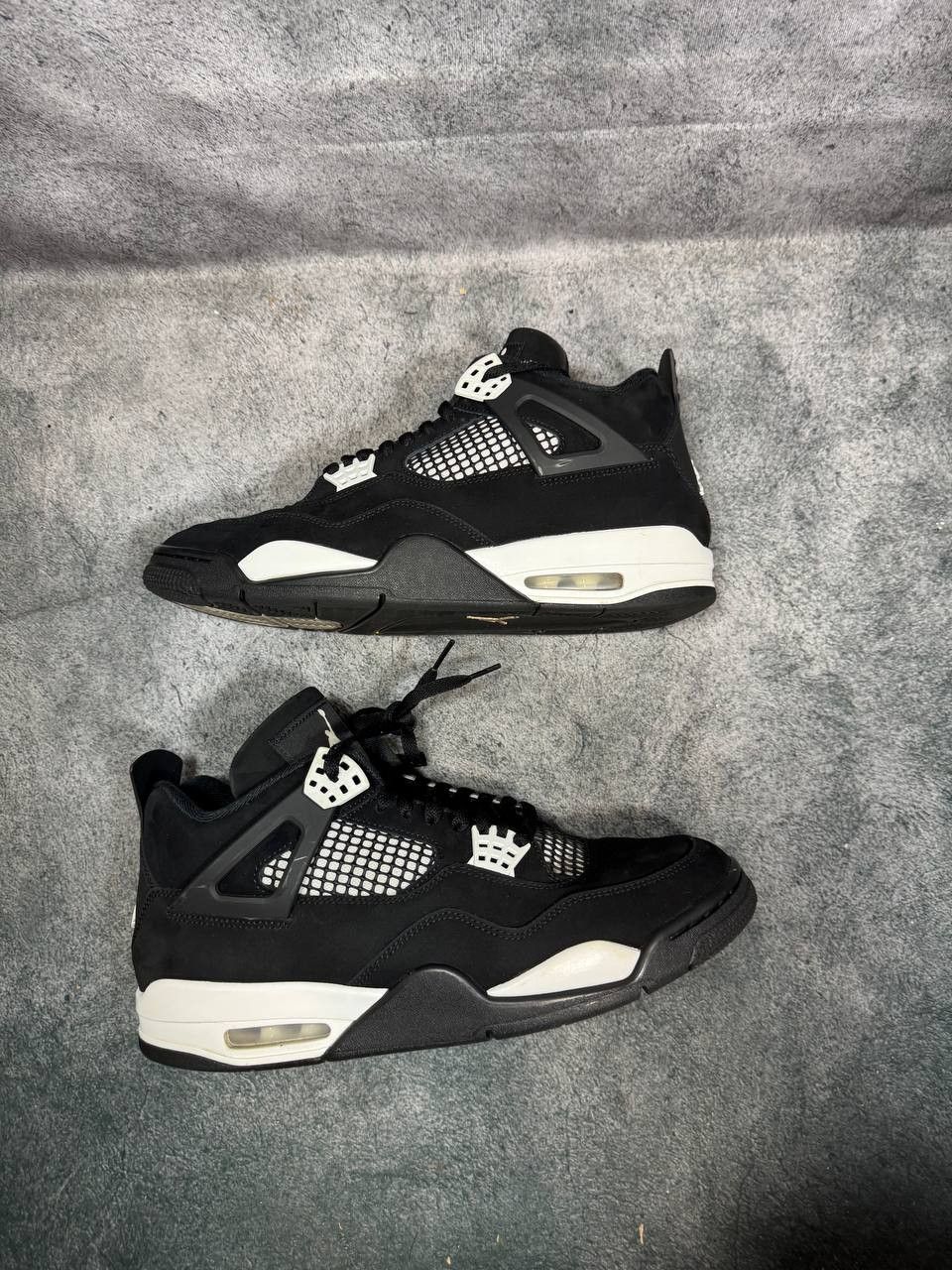 Jordan Brand Size 11 | Jordan 4 White Thunder No Box | Pre-Owned Size US 11 / EU 44 - 6 Thumbnail