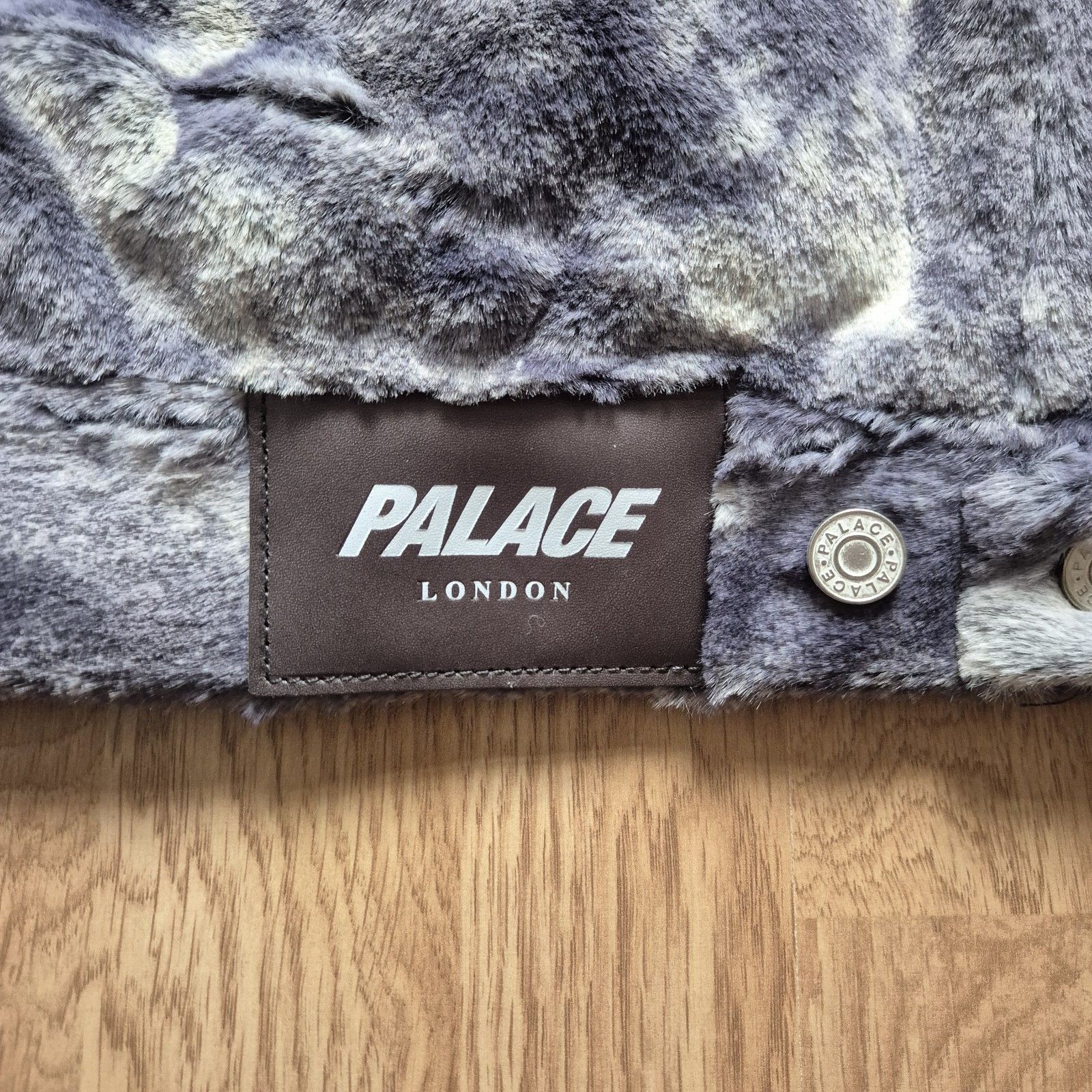Palace Palace Furry Trucker Jacket Grey Large Brand New SS24 Size US L / EU 52-54 / 3 - 7 Thumbnail