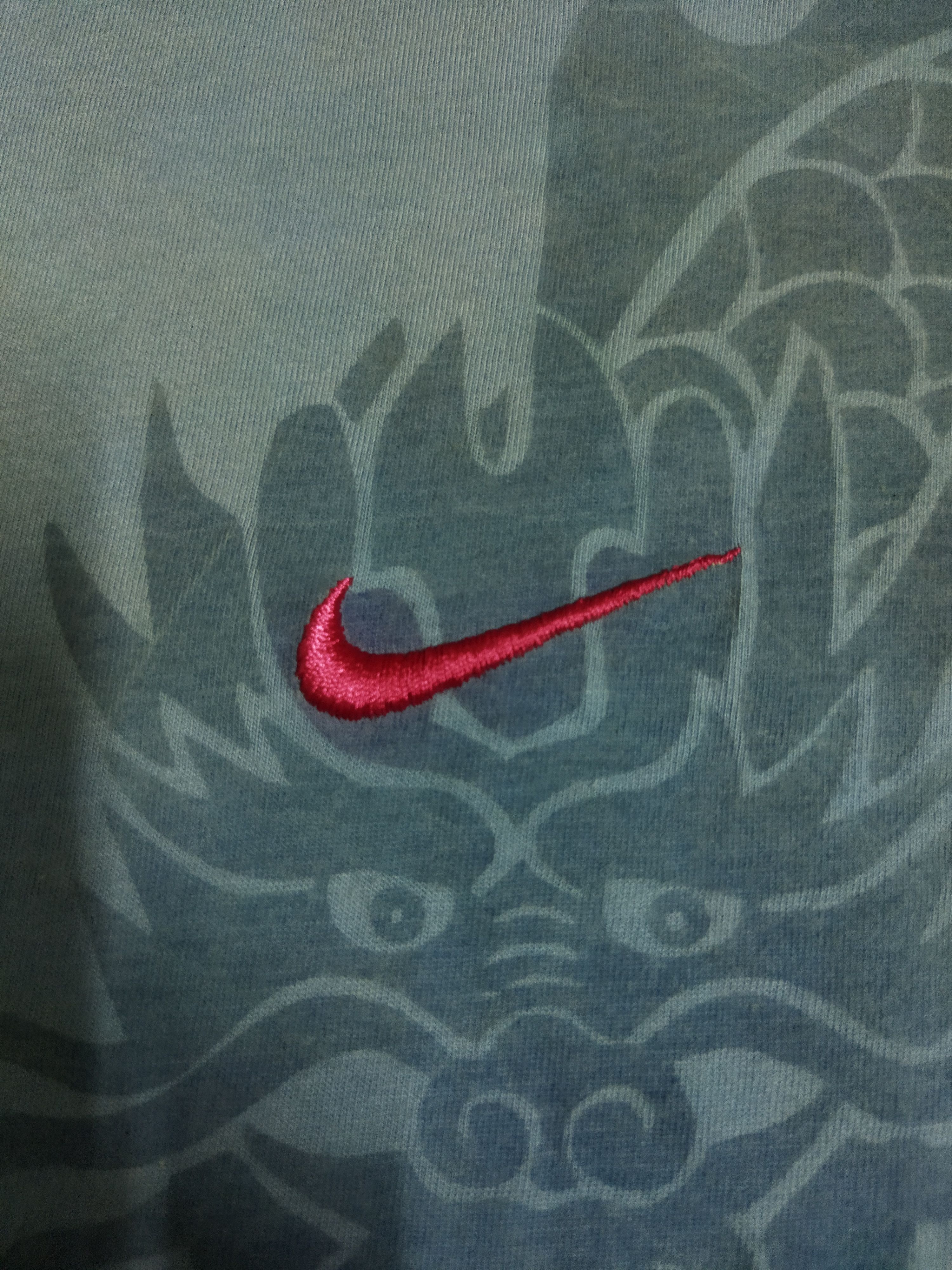 Nike Rare!!! Nike Dragon Center Swoosh Tee Size US XL / EU 56 / 4 - 3 Thumbnail